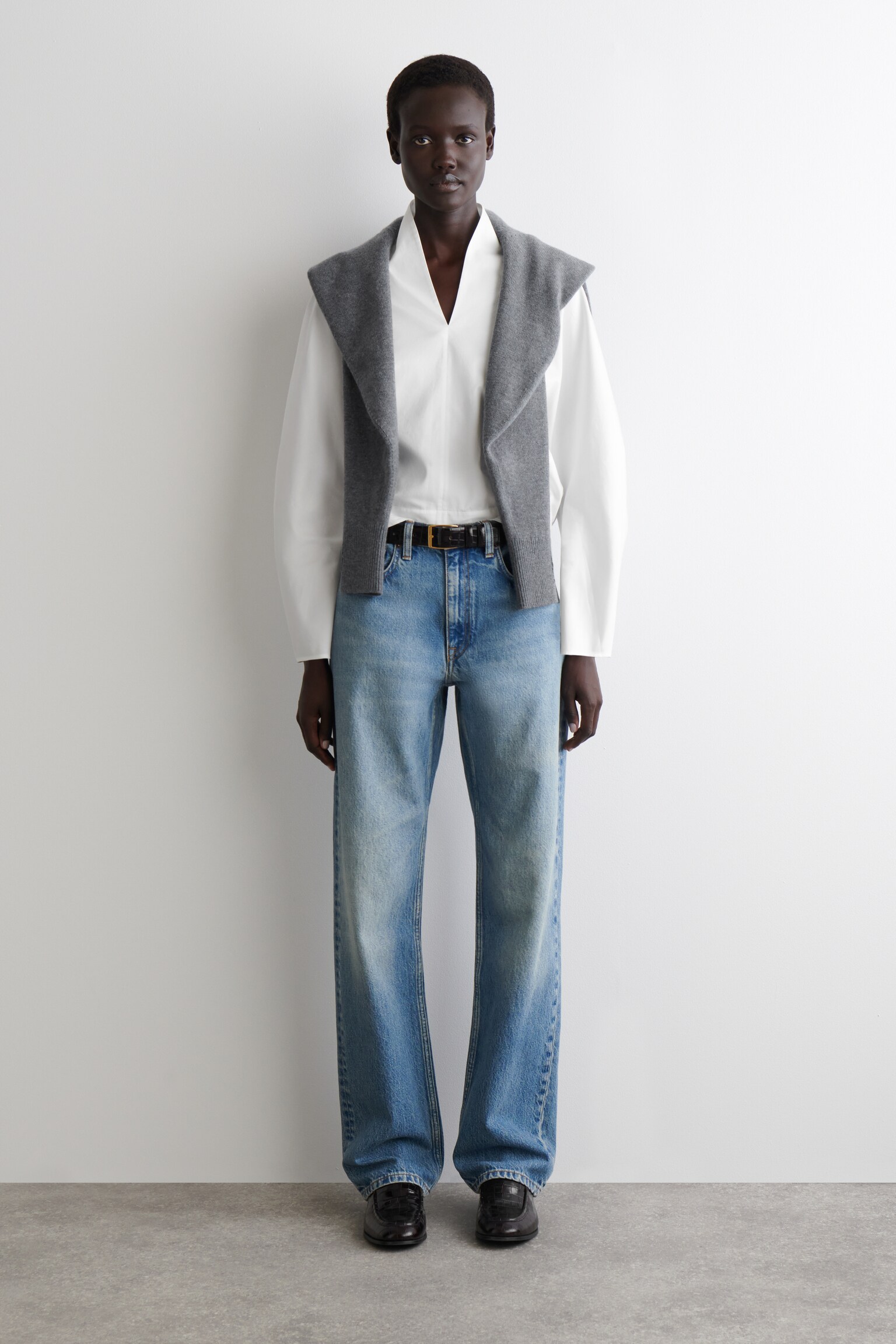 BAUMWOLLBLUSE MIT DRAPIERTEM KRAGEN - WEISS - 5
