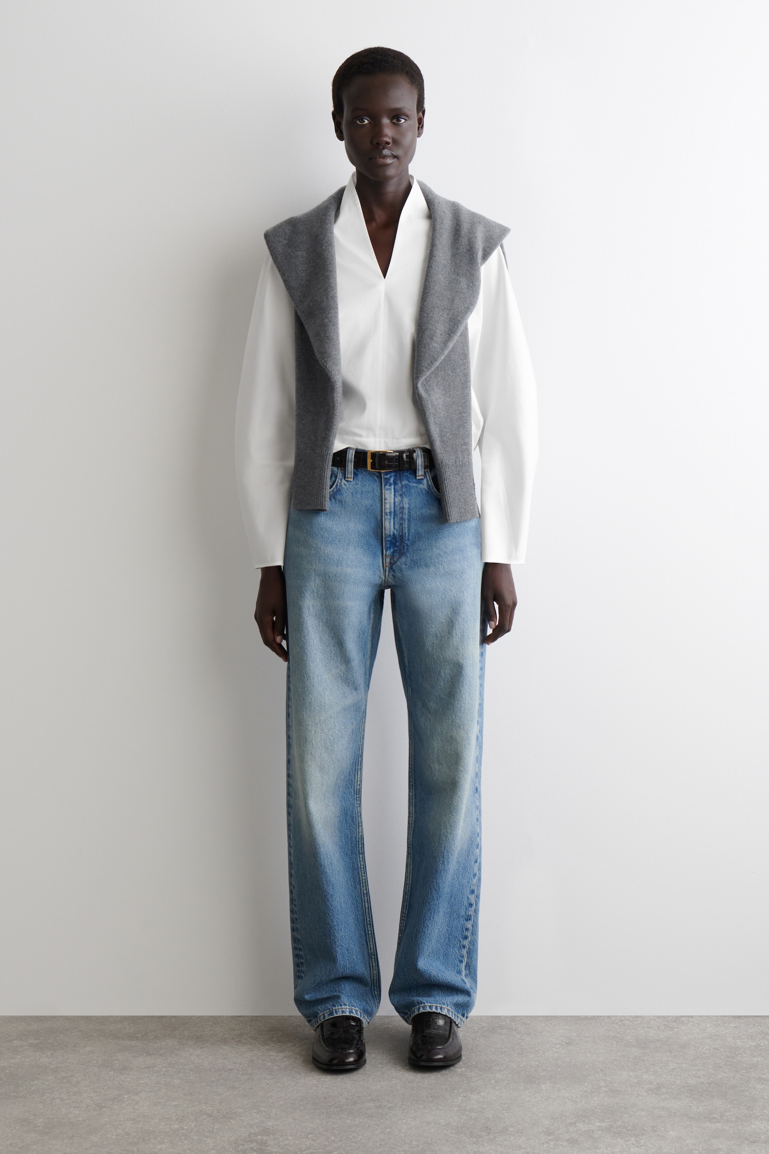 BAUMWOLLBLUSE MIT DRAPIERTEM KRAGEN - WEISS - 4