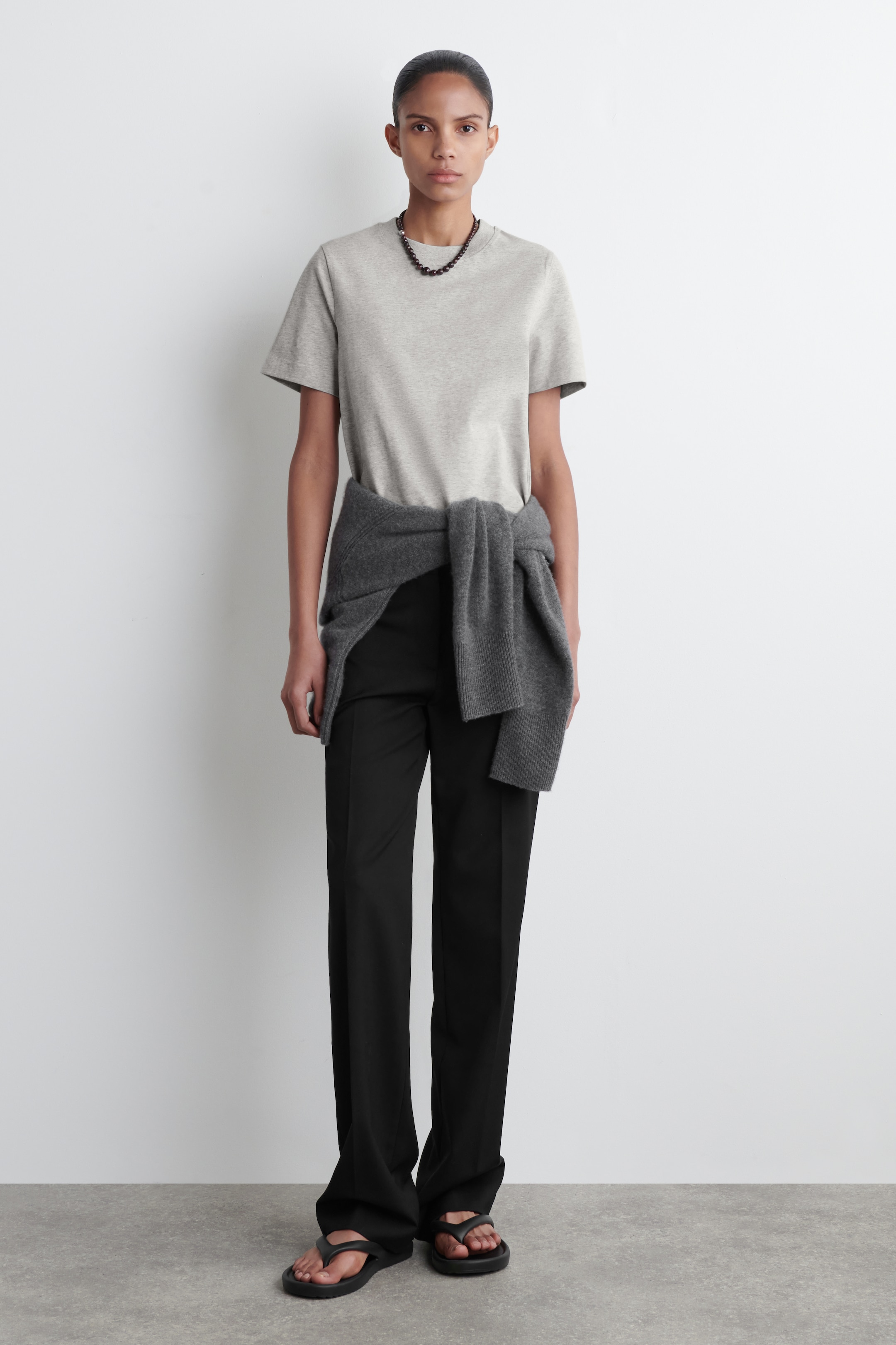 Grösseres Bild ansehen: SCHLICHTES T-SHIRT MIT NORMALER PASSFORM - GRAU MELIERT - DAMEN | H&M CH 2