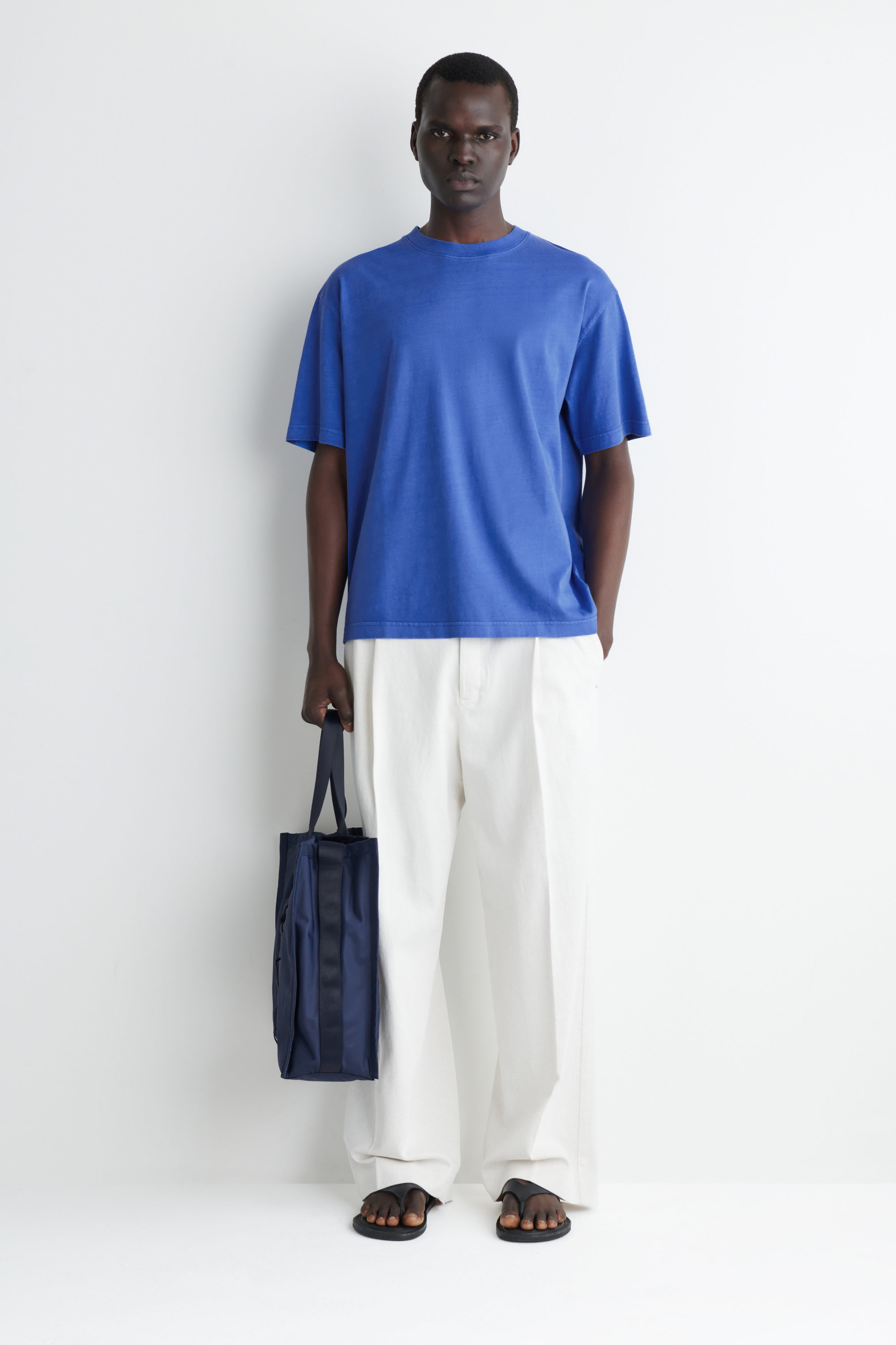 RELAXED LIGHTWEIGHT COTTON T-SHIRT - BLUE | COS