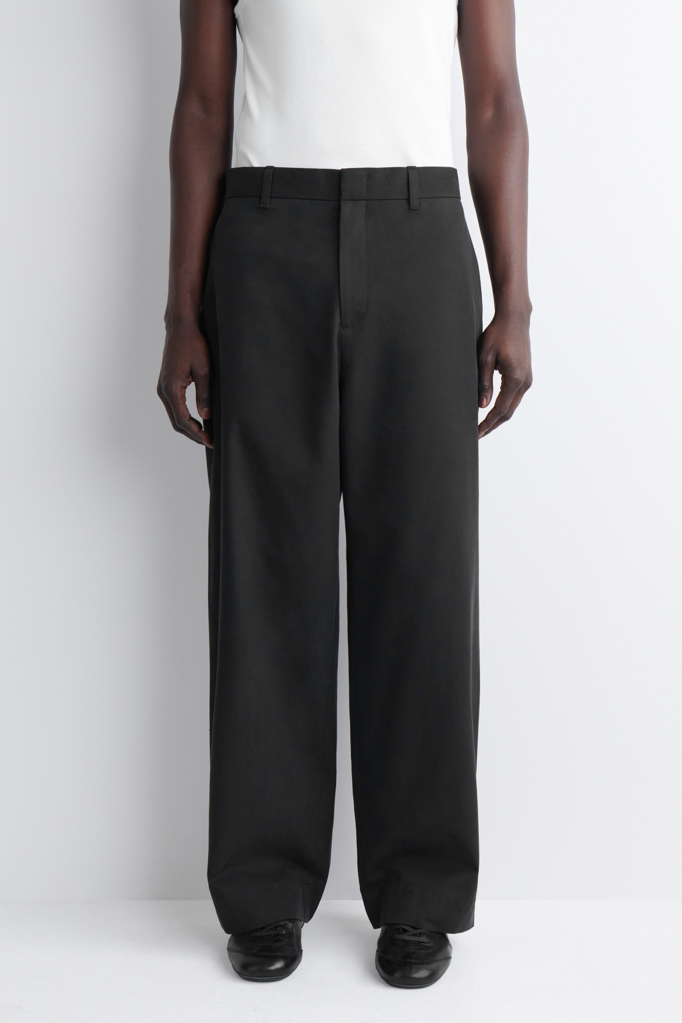 COTTON WIDE-LEG CHINOS - BLACK | COS NL