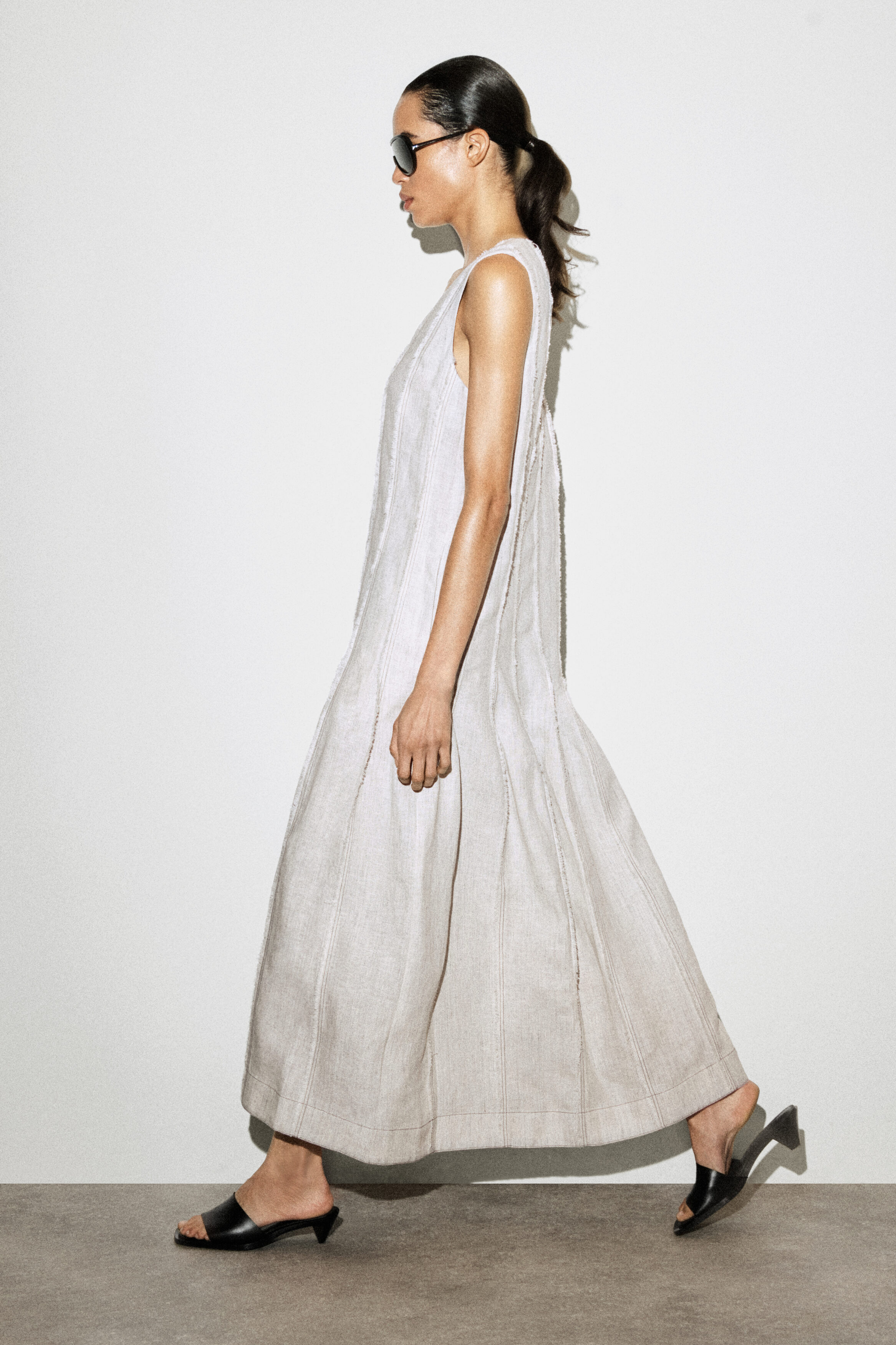 Cos SCULPTED PLEATED LINEN MIDI DRESS | King's Cross