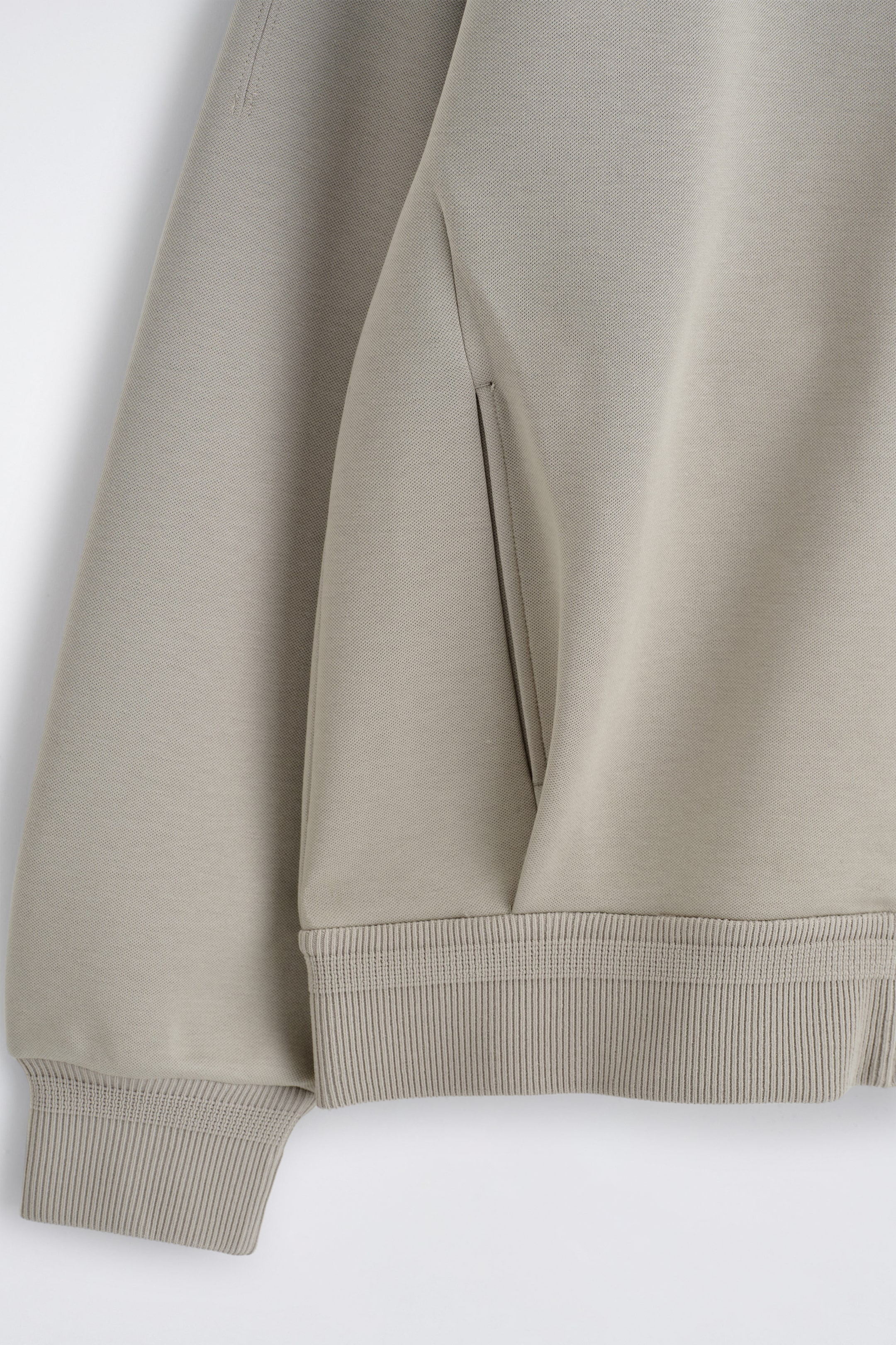 StillMedia/DescriptiveDetail