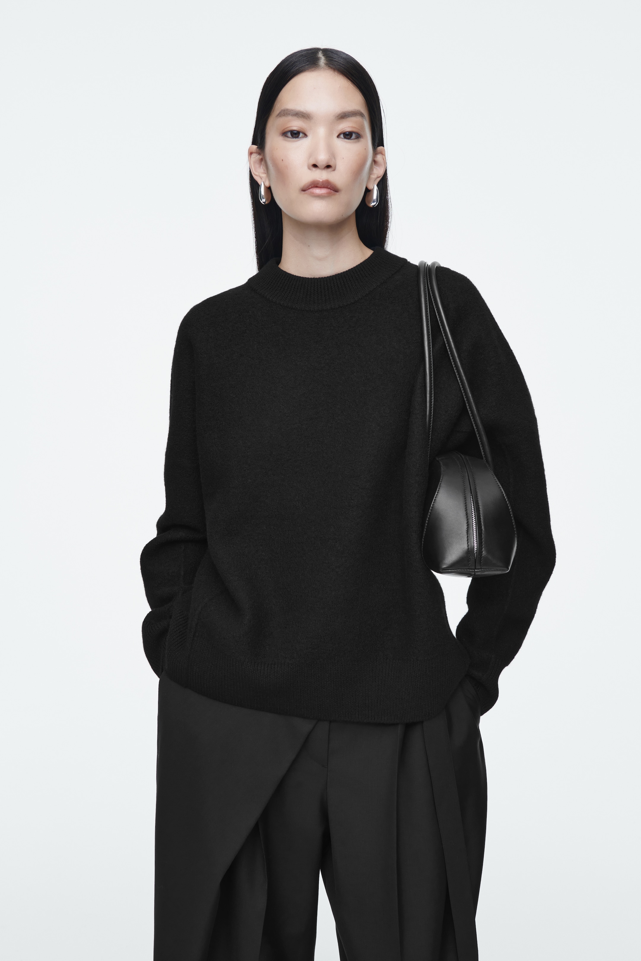 Grösseres Bild ansehen: OVERSIZED-PULLOVER AUS GEKOCHTER MERINOWOLLE - SCHWARZ - DAMEN | H&M CH 1