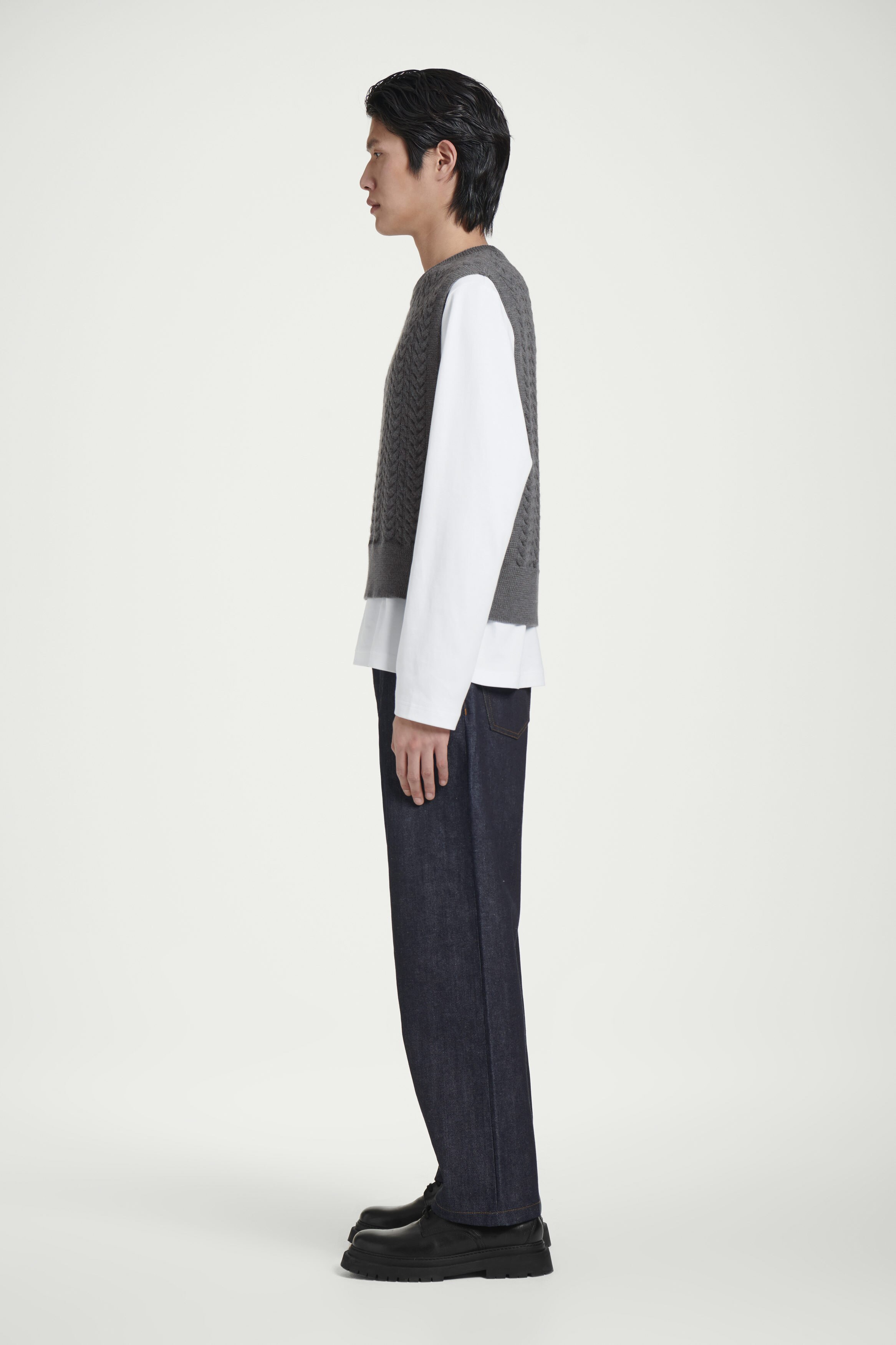 CABLE-KNIT WOOL HYBRID VEST - DARK GREY | COS