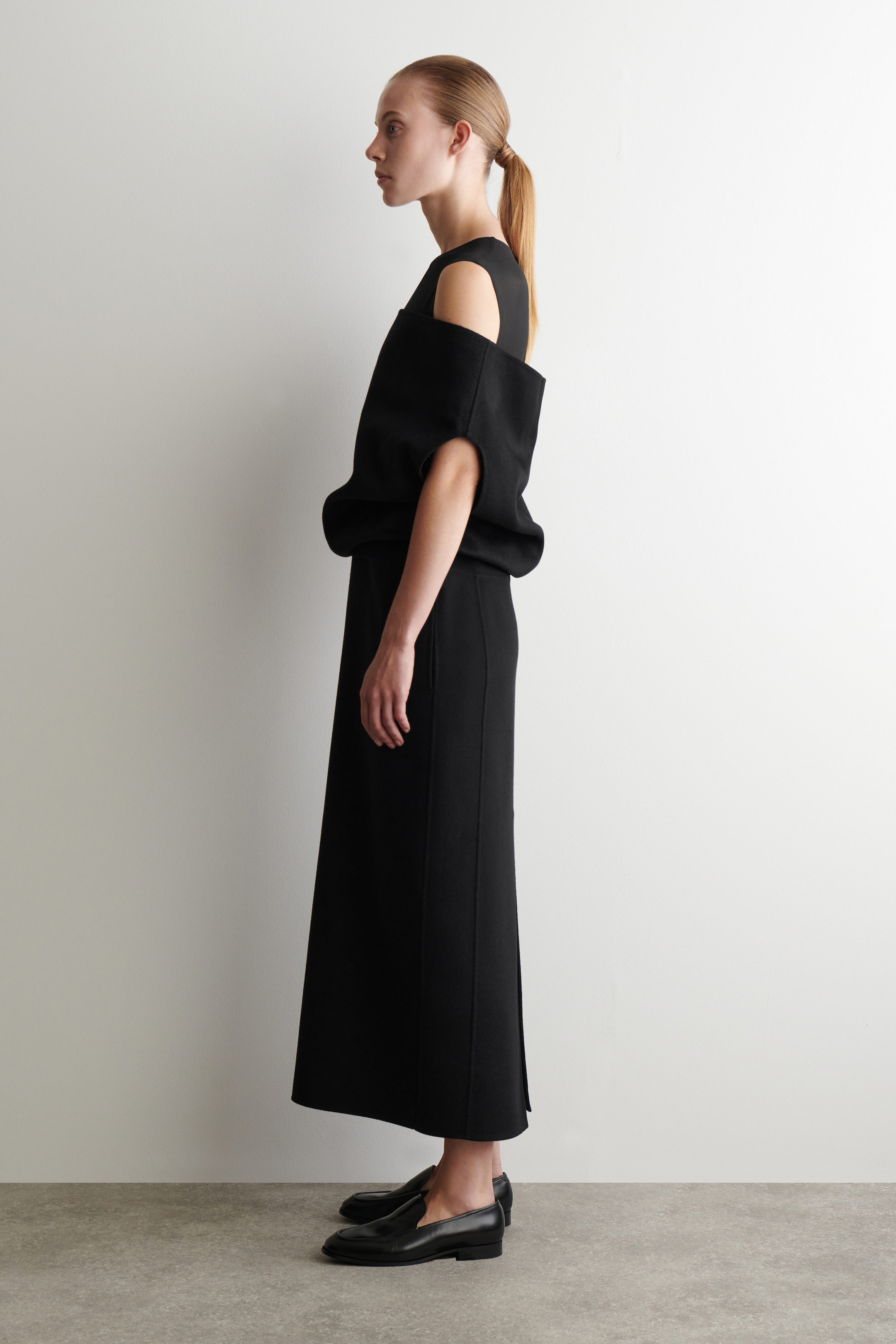 OFF-THE-SHOULDER WOOL-SILK DRESS - CARBON | COS