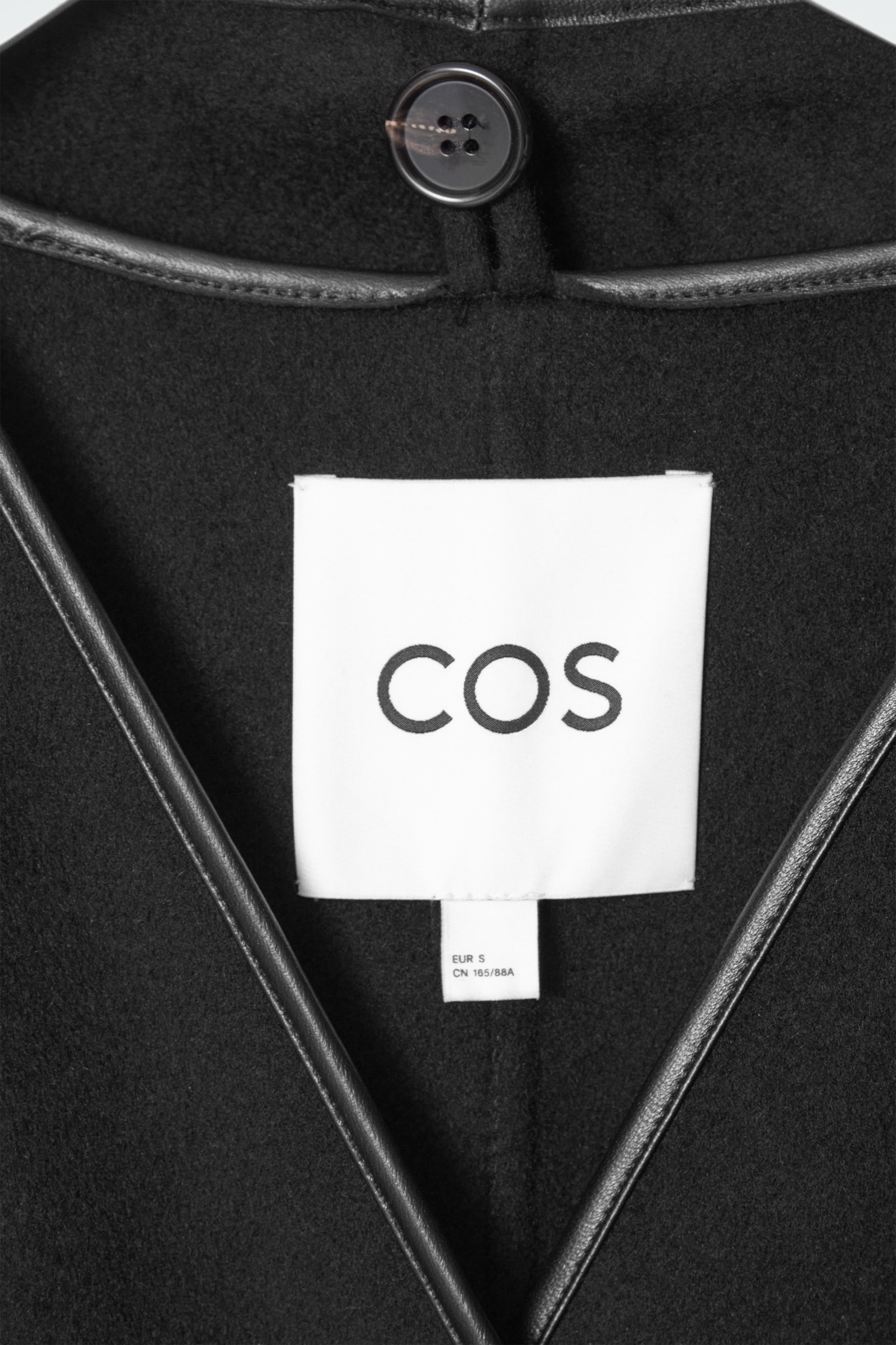 Grösseres Bild ansehen: WOLLMANTEL MIT SCHALDETAIL UND LEDERBESÄTZEN - SCHWARZ - DAMEN | H&M CH 3