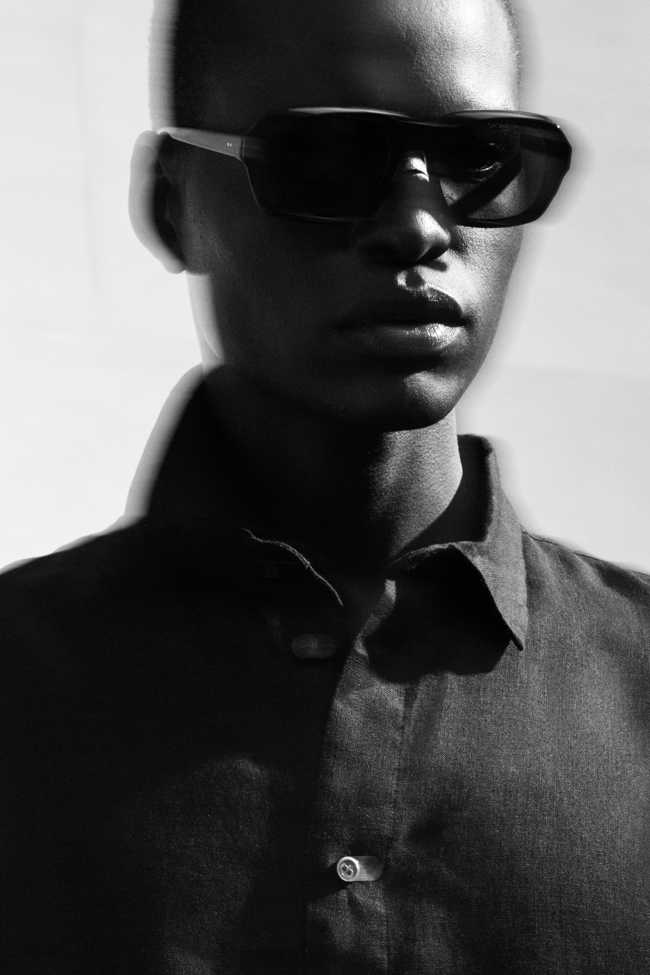 Visualizza immagine più grande: CAMICIA IN LINO DAL TAGLIO RILASSATO - BLU NAVY - UOMO | H&M IT 6