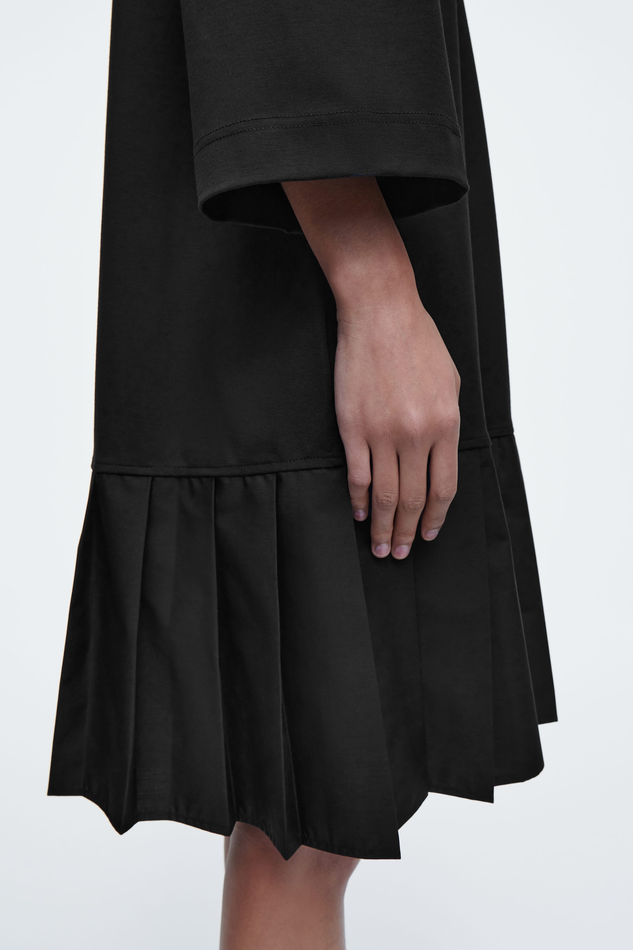 PLEATED DROPPED-WAIST T-SHIRT DRESS