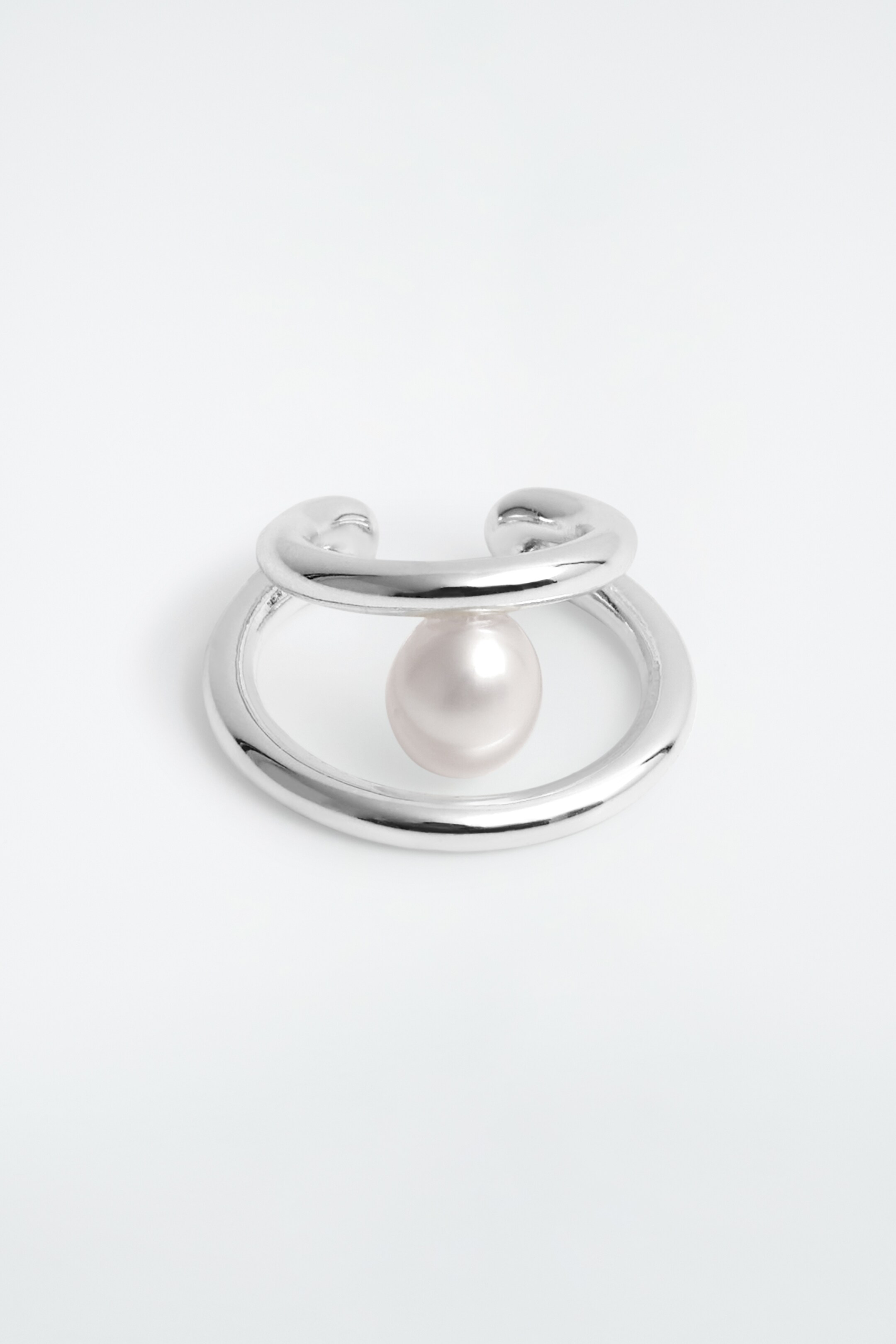 Zobrazit větší obrázek: NÁUŠNICE S ČERSTVOU PERLOU - STŘÍBRNÉ - ŽENY | H&M CZ 4