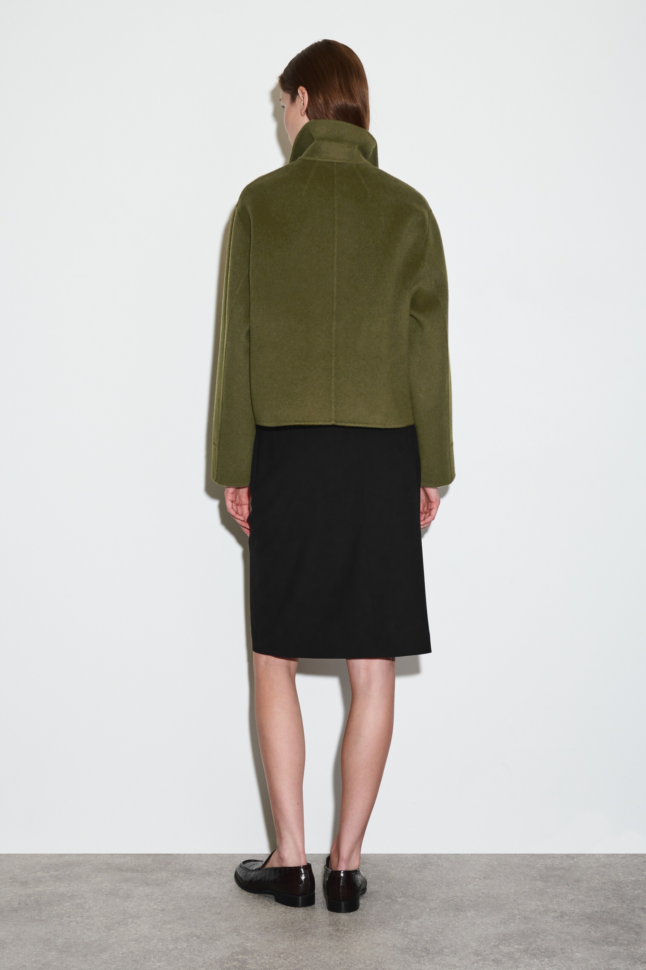 Agrandir l'image: VESTE COURTE SILHOUETTE BOXY EN LAINE DOUBLE FACE - KAKI - FEMME | H&M CH 3