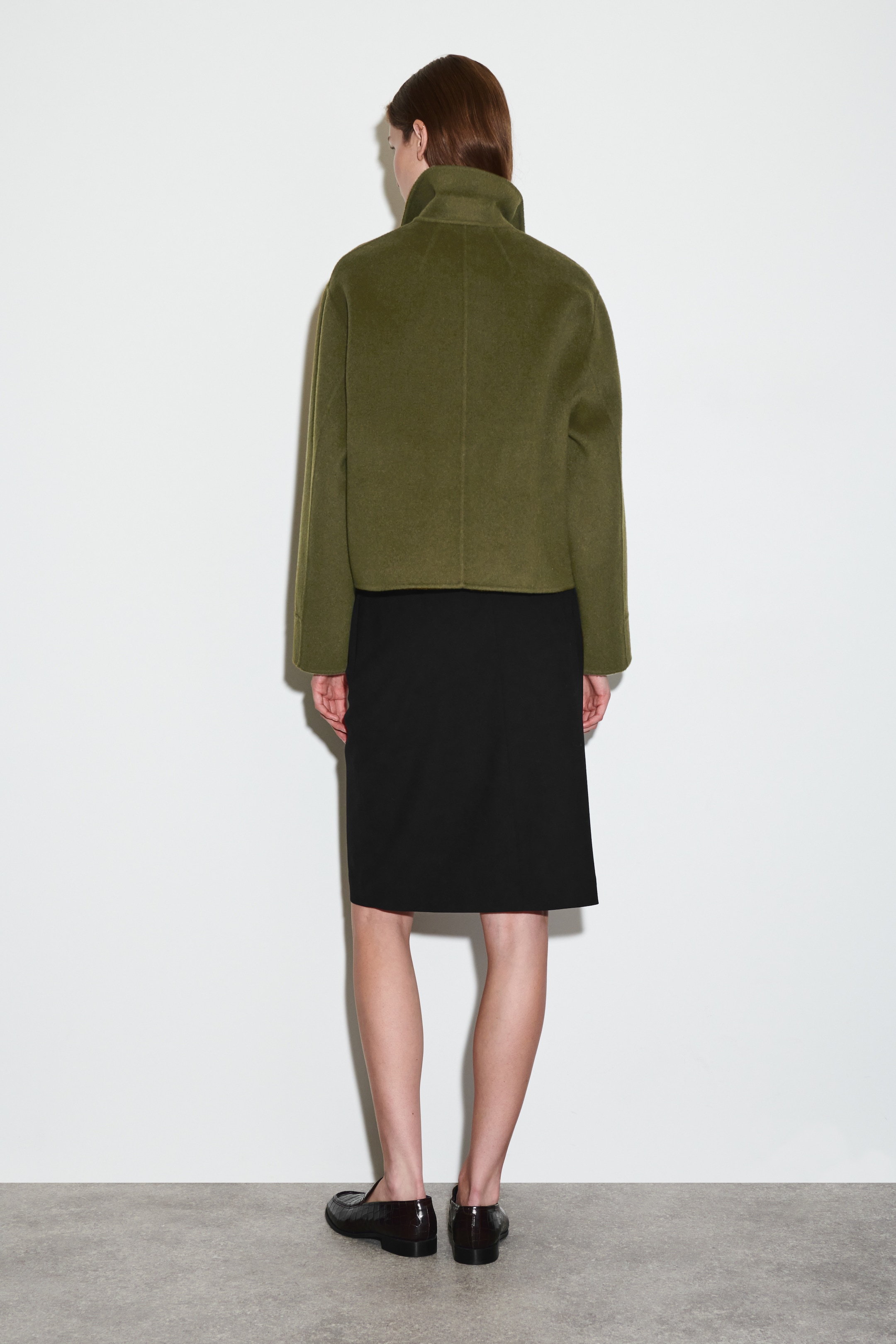 Visa större bild: BOXIG DUBBELSIDIG JACKA I ULL - KHAKI - DAM | H&M SE 4