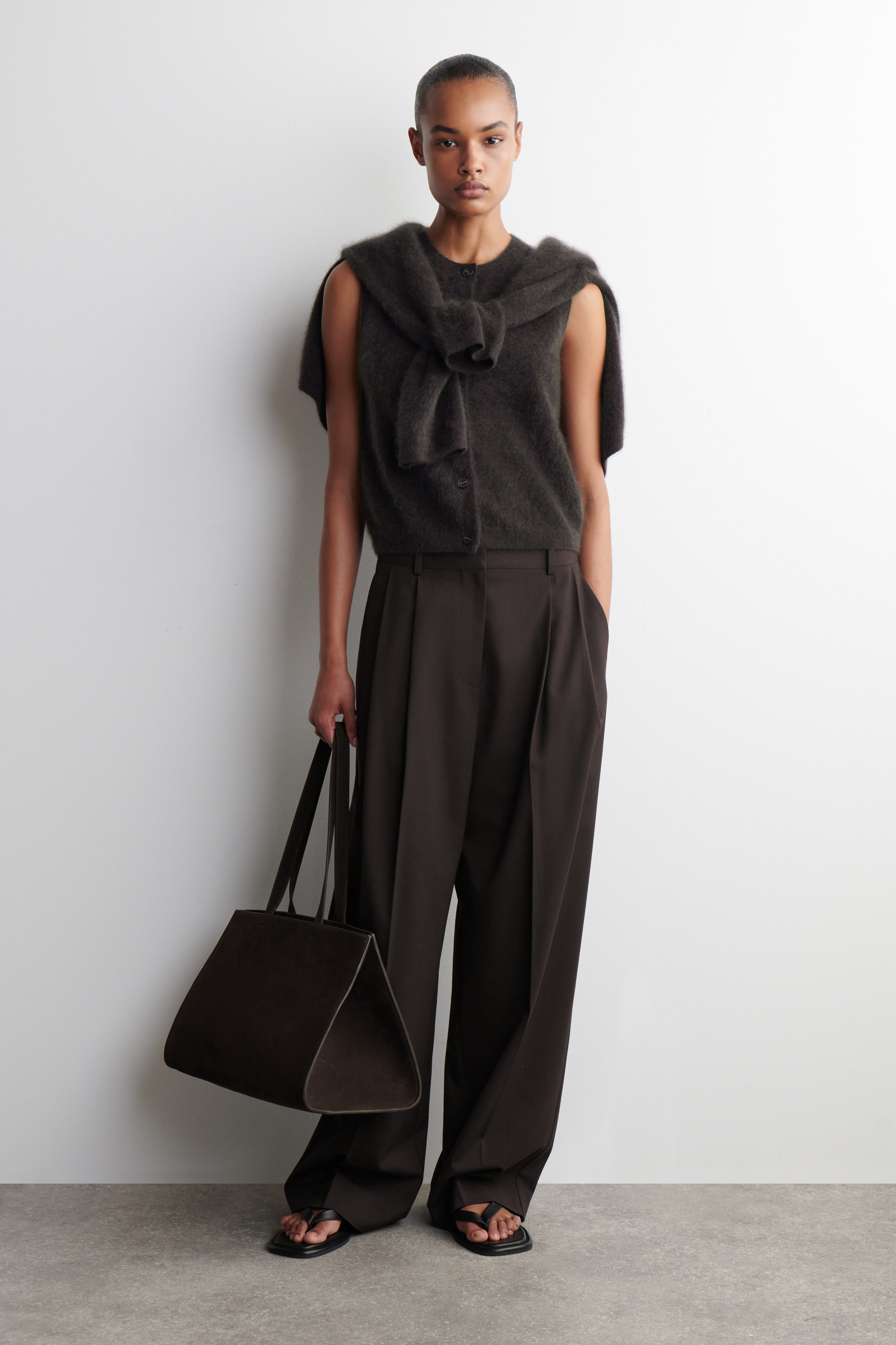 アウターその他 LOW CLASSIC : 24FW / VOLUME STITCH PADDED VEST (DARK BROWN) BRUSHED-CASHMERE VEST - DARK BROWN | COS