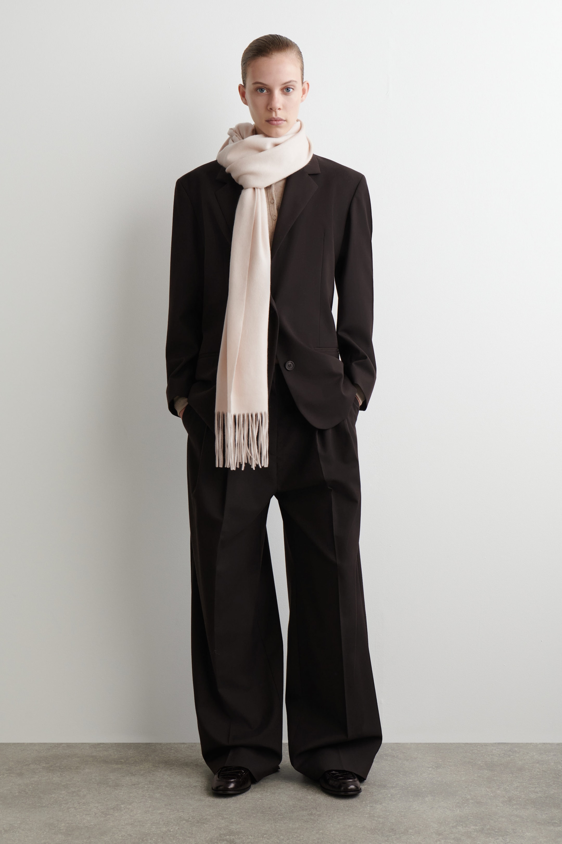 FRINGED WOOL SCARF