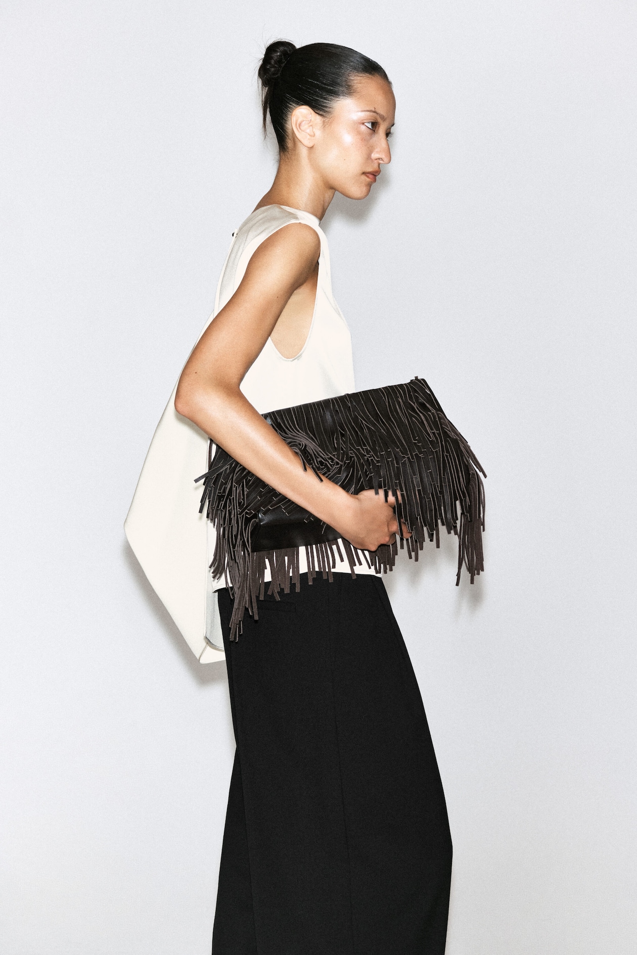 FRINGED CLUTCH - LEATHER — MAHOGANY