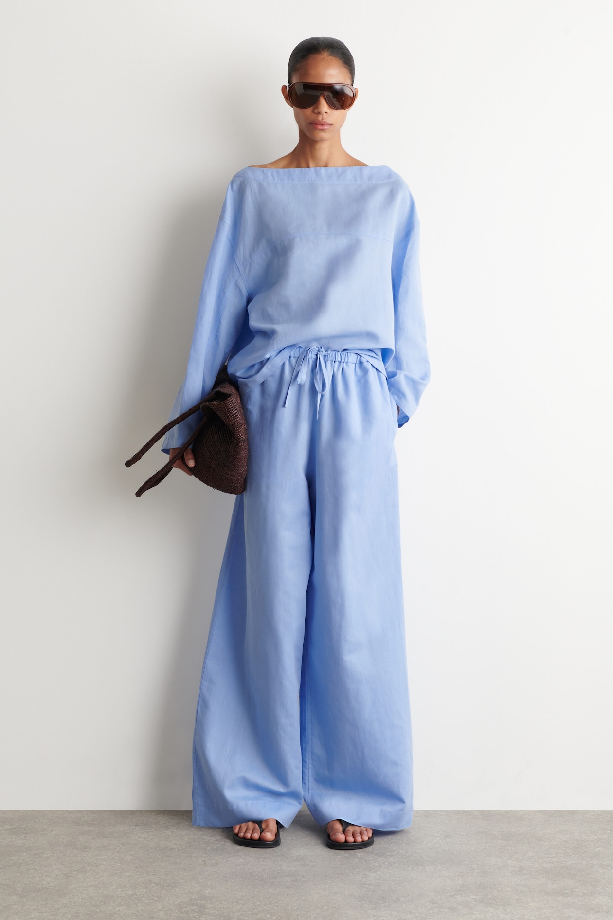 BOAT-NECK LINEN BLOUSE — LIGHT BLUE