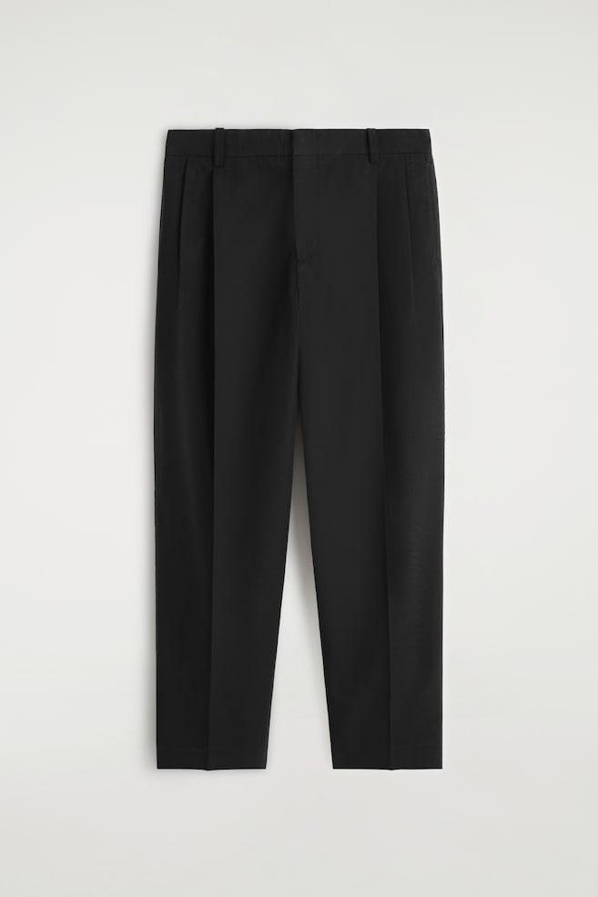 LOCKERE, SCHMAL ZULAUFENDE HOSE MIT FALTEN - SCHWARZ/SCHWARZ - 1