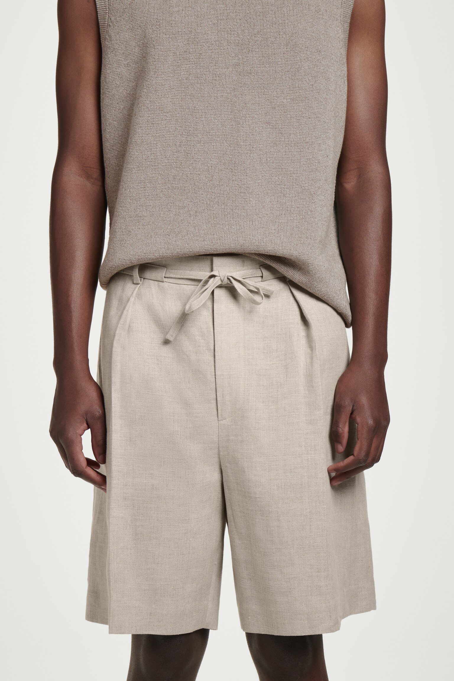 PANTALÓN CORTO DE LINO CON AJUSTE DE CORDÓN - BEIGE/SIN TEÑIR/AZUL MARINO/VERDE OSCURO - 4