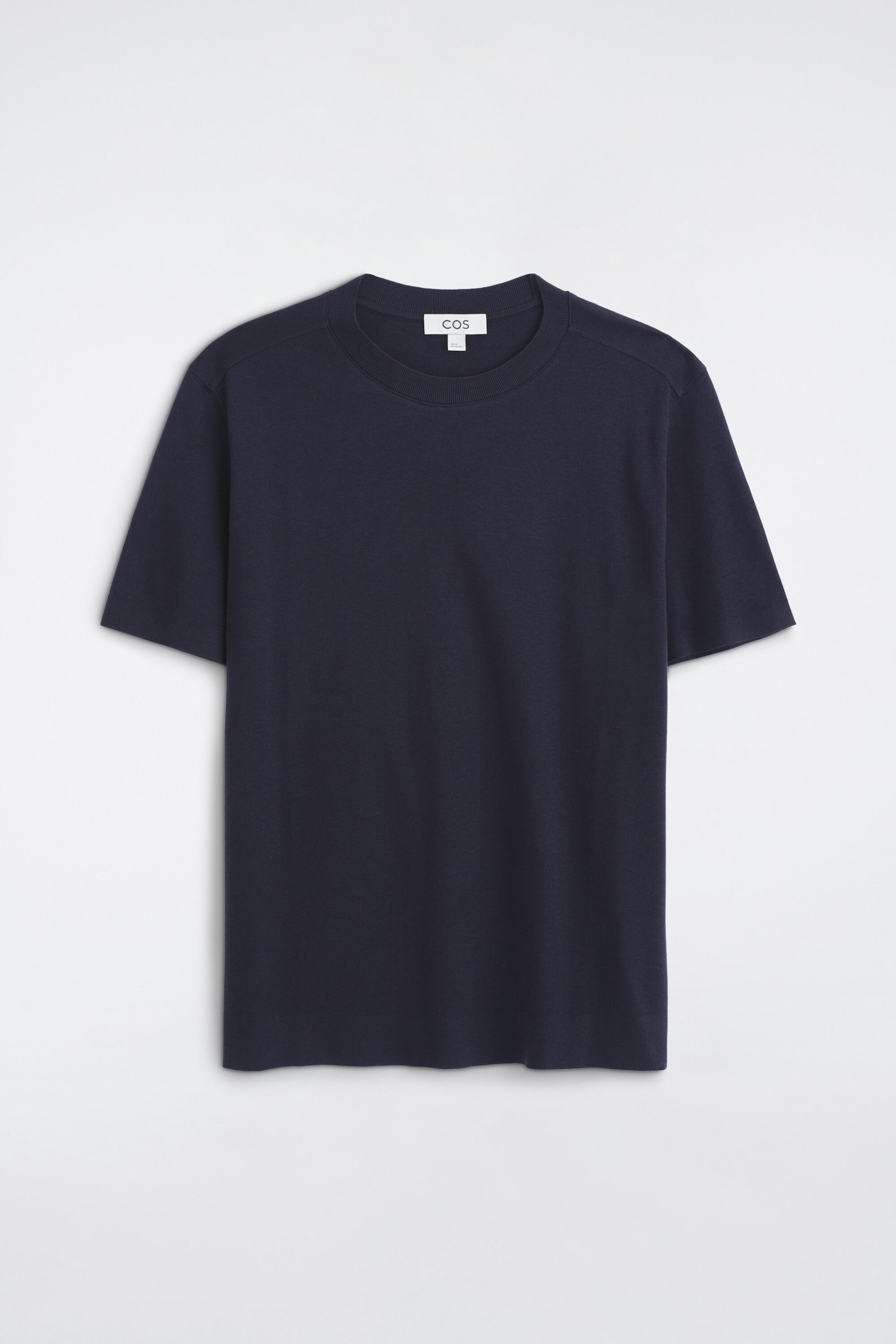 SCHMAL GESCHNITTENES T-SHIRT AUS INTERLOCK-JERSEY