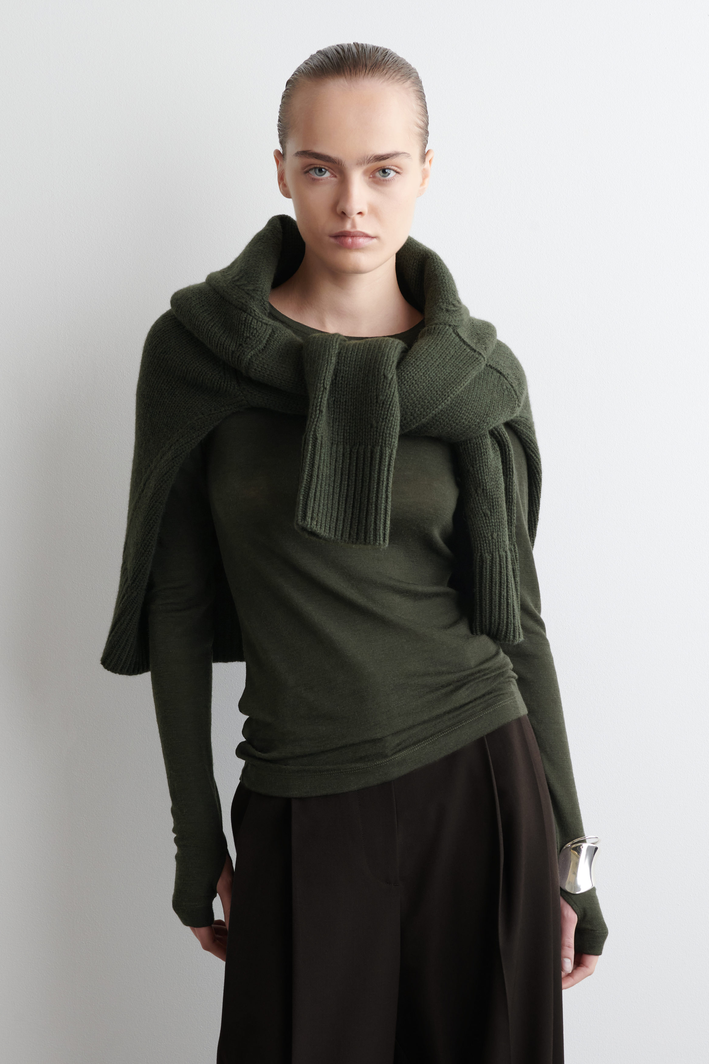 新品 COS SLIMMERINOWOOLTOP XS SLIM MERINO WOOL TOP - DARK GREEN | COS CA