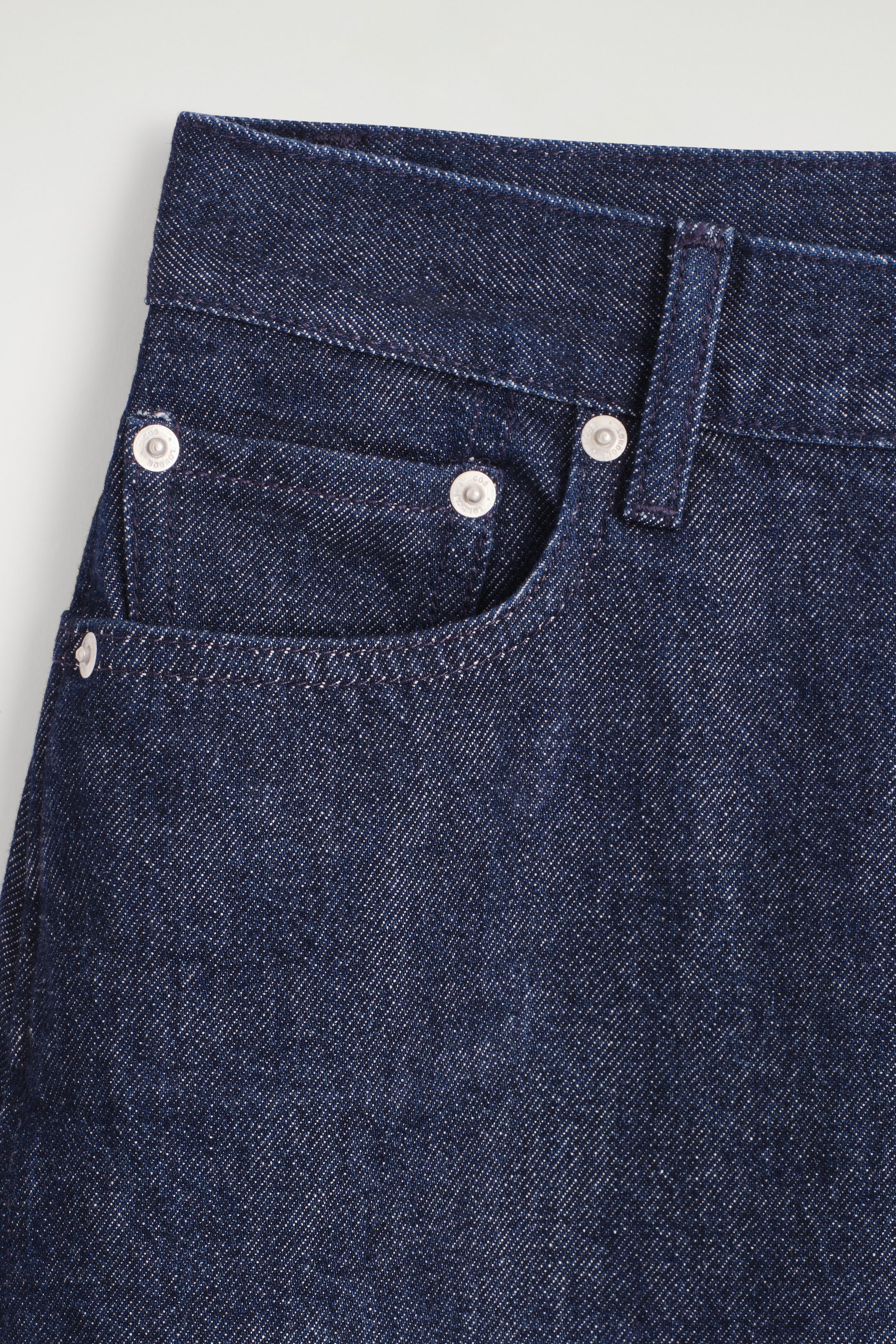 TWIST BARREL-LEG JEANS