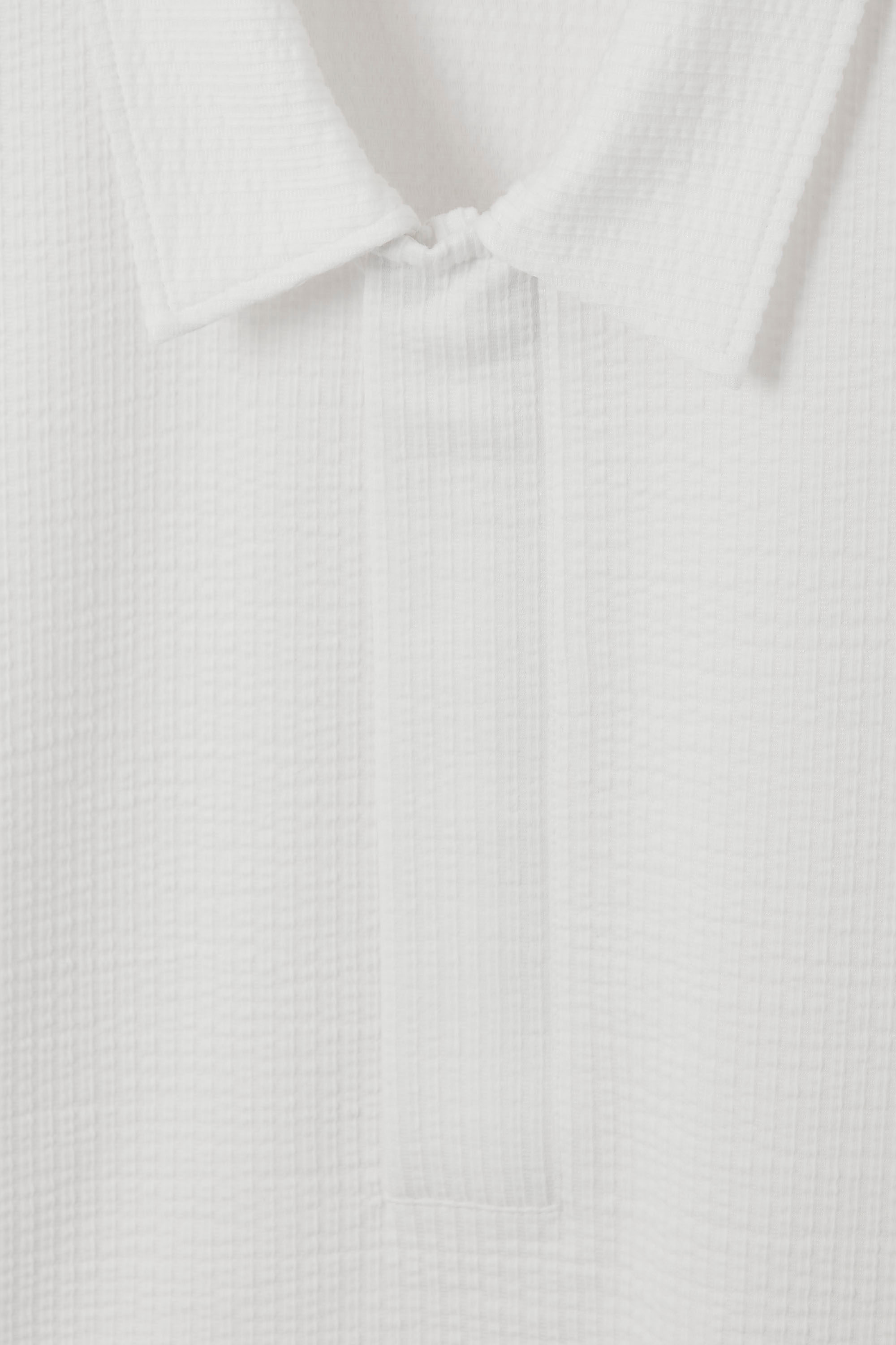 SEERSUCKER HALF-ZIP POLO SHIRT - WHITE | COS