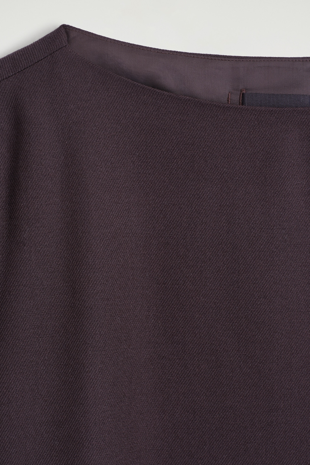 TAILORED WOOL BOAT-NECK TOP — UMBER