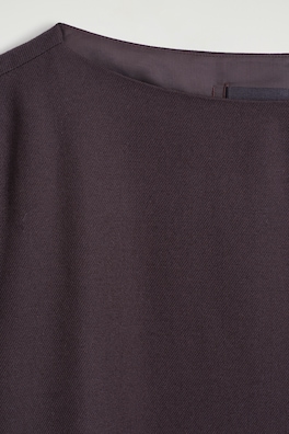 TAILORED WOOL BOAT-NECK TOP — UMBER 7