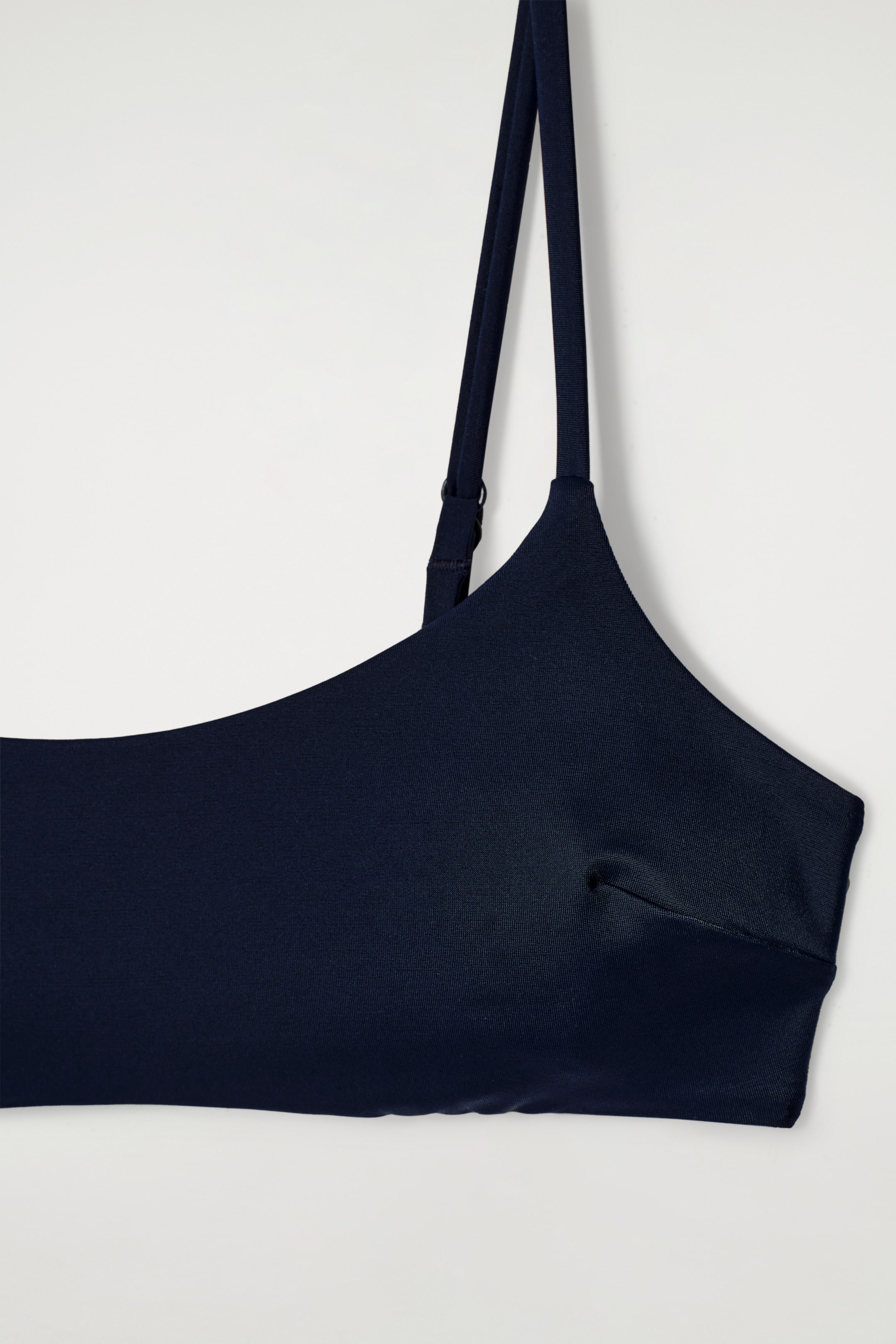 Agrandir l'image: HAUT DE BIKINI ENCOLURE DÉGAGÉE - BLEU MARINE - FEMME | H&M CH 4
