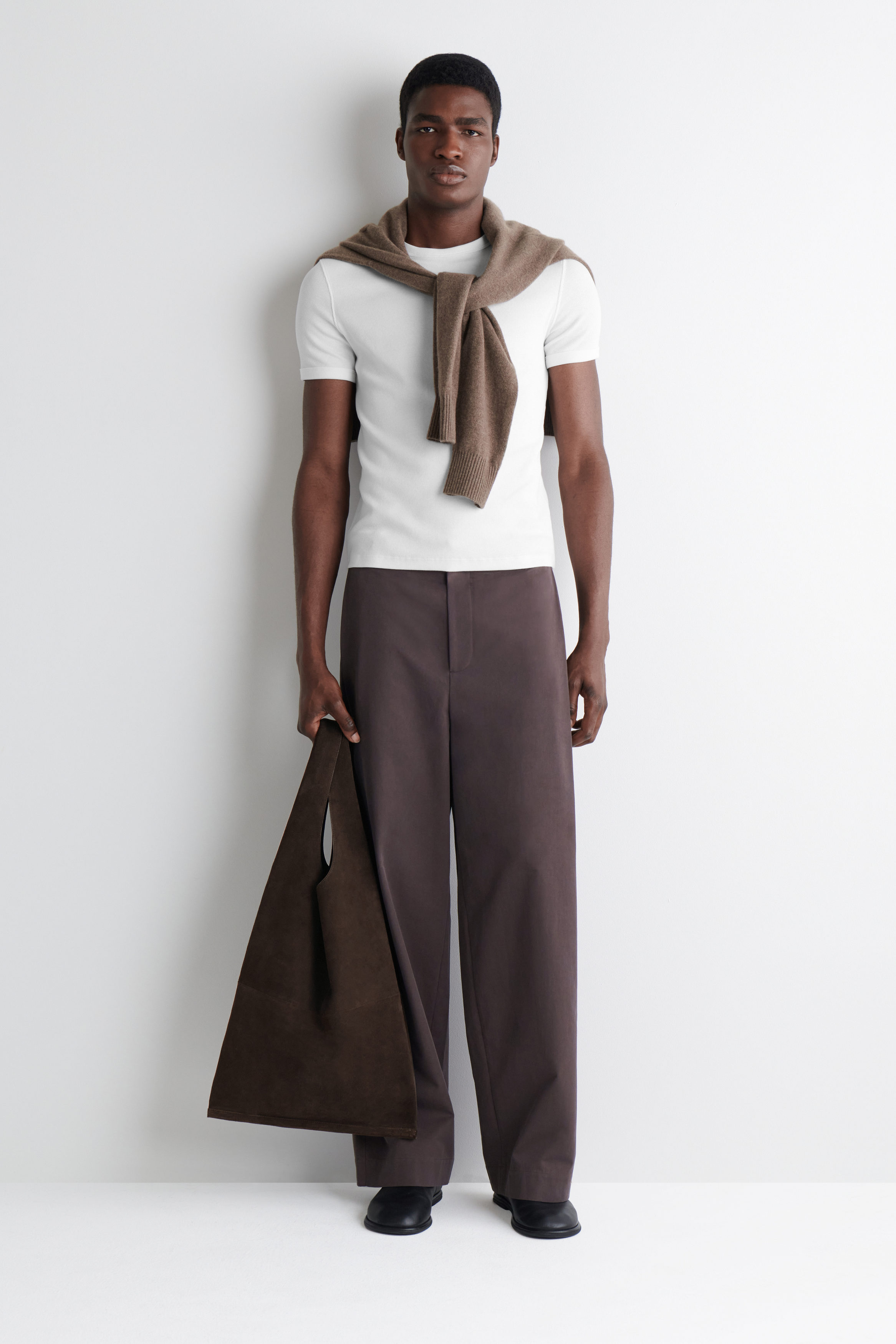 SLOUCHY TOTE - SUEDE - CHOCOLATE | COS