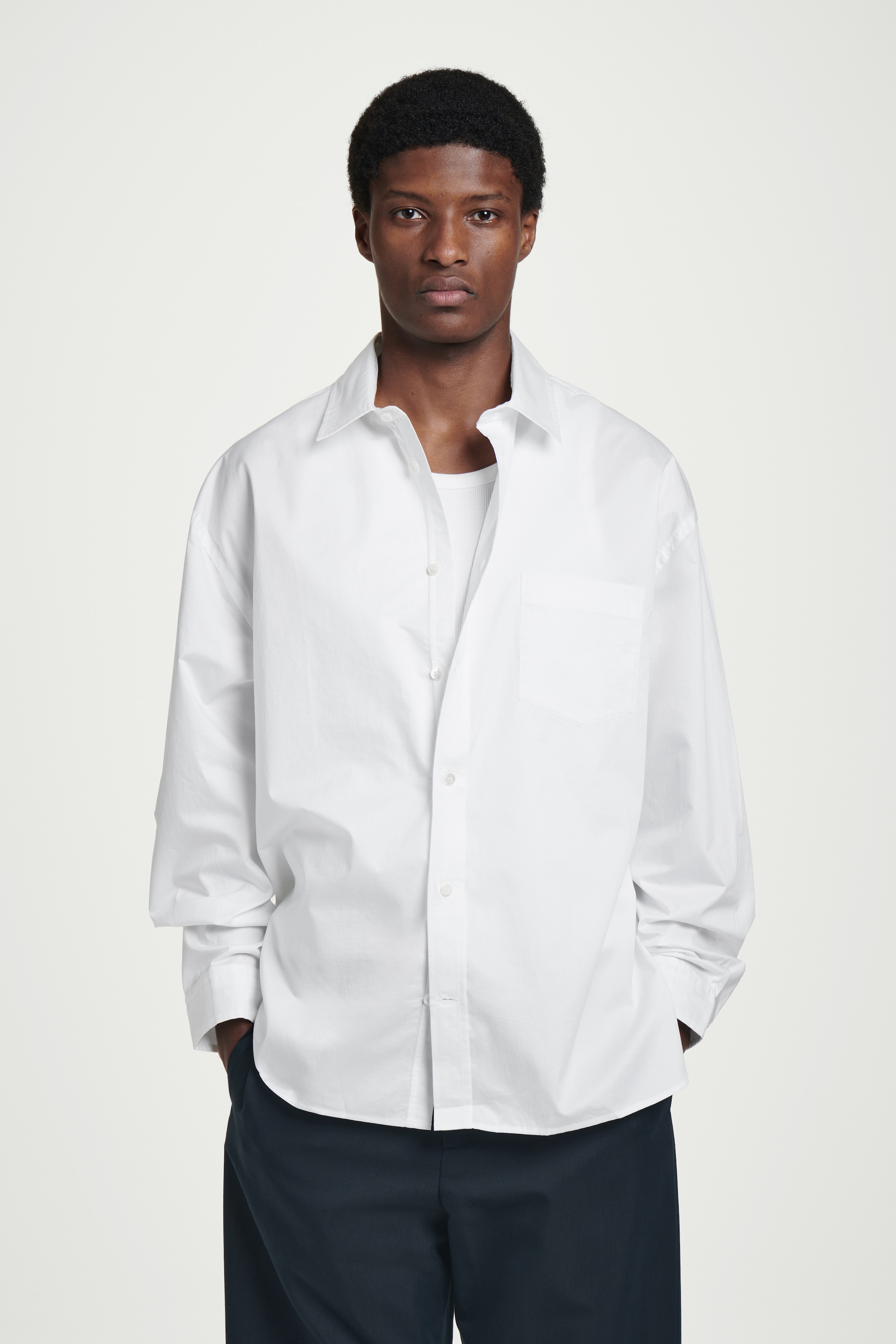 Ver imagen más grande: CAMISA OXFORD OVERSIZE ANCHA DE ALGODÓN - BLANCO - HOMBRE | H&M ES 1