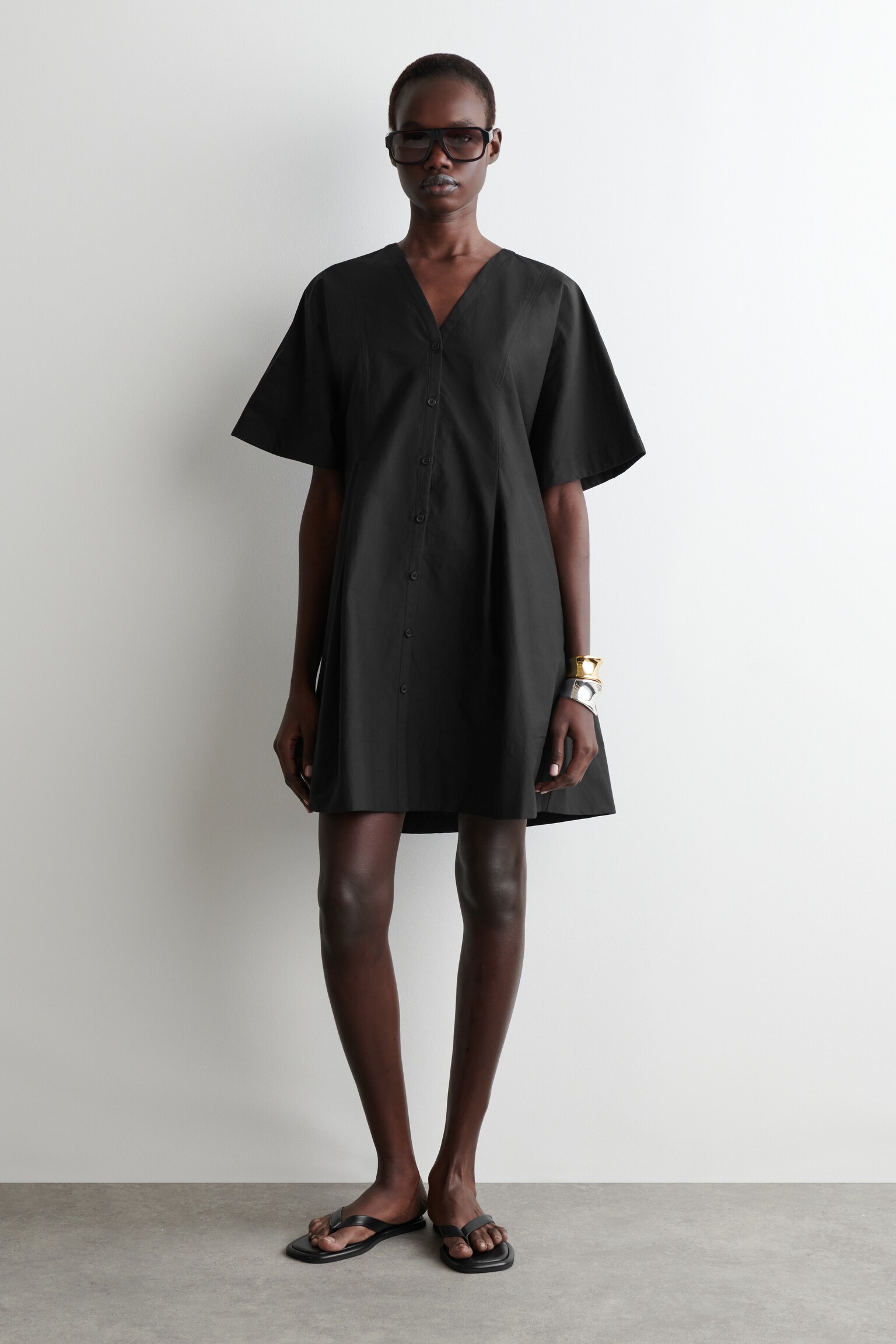 VESTIDO CORTO EVASÉ PLISADO - NEGRO/VERDE - 1