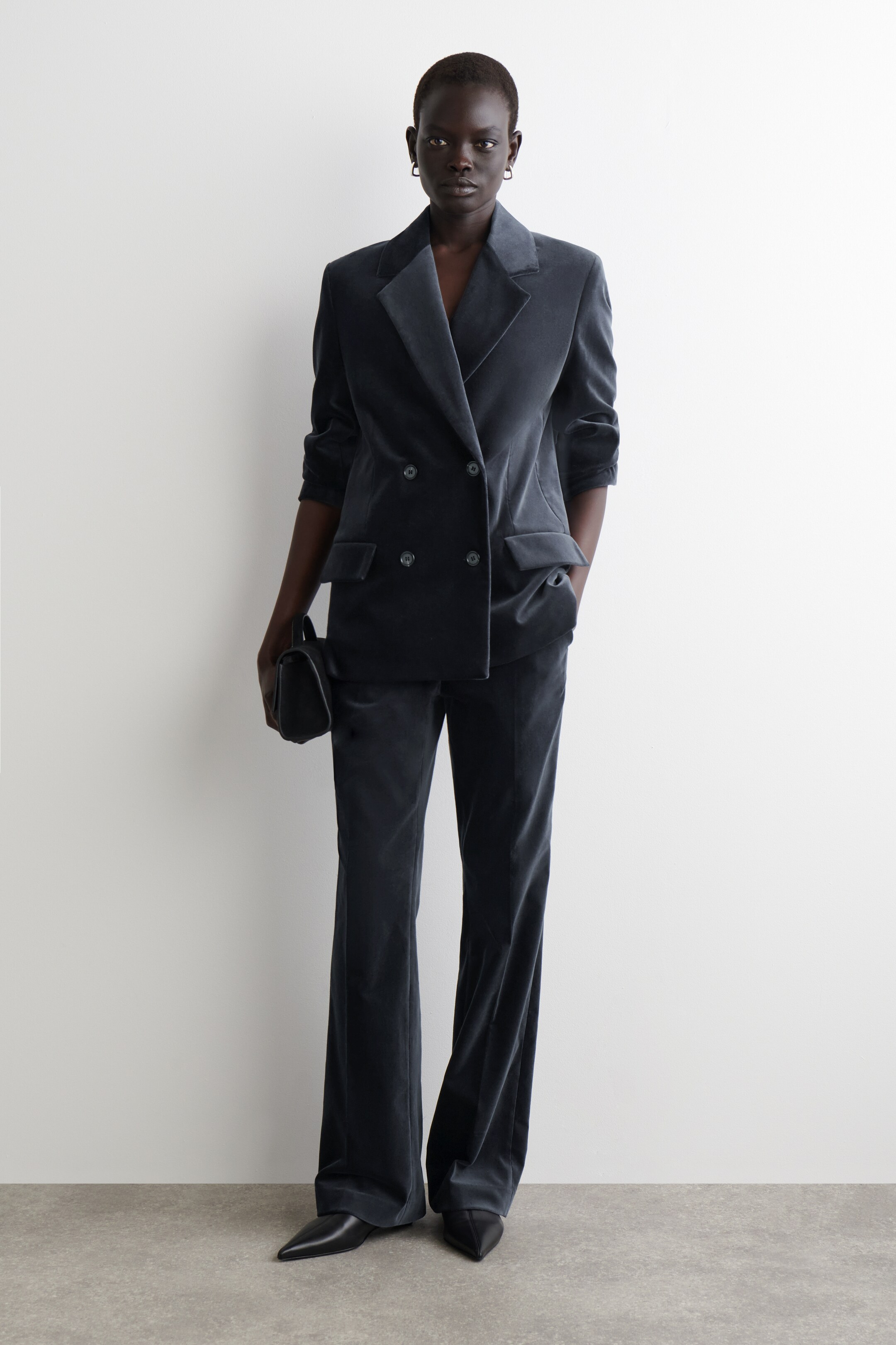 Visualizza immagine più grande: VELVET DOUBLE-BREASTED BLAZER - NAVY - DONNA | H&M IT 1