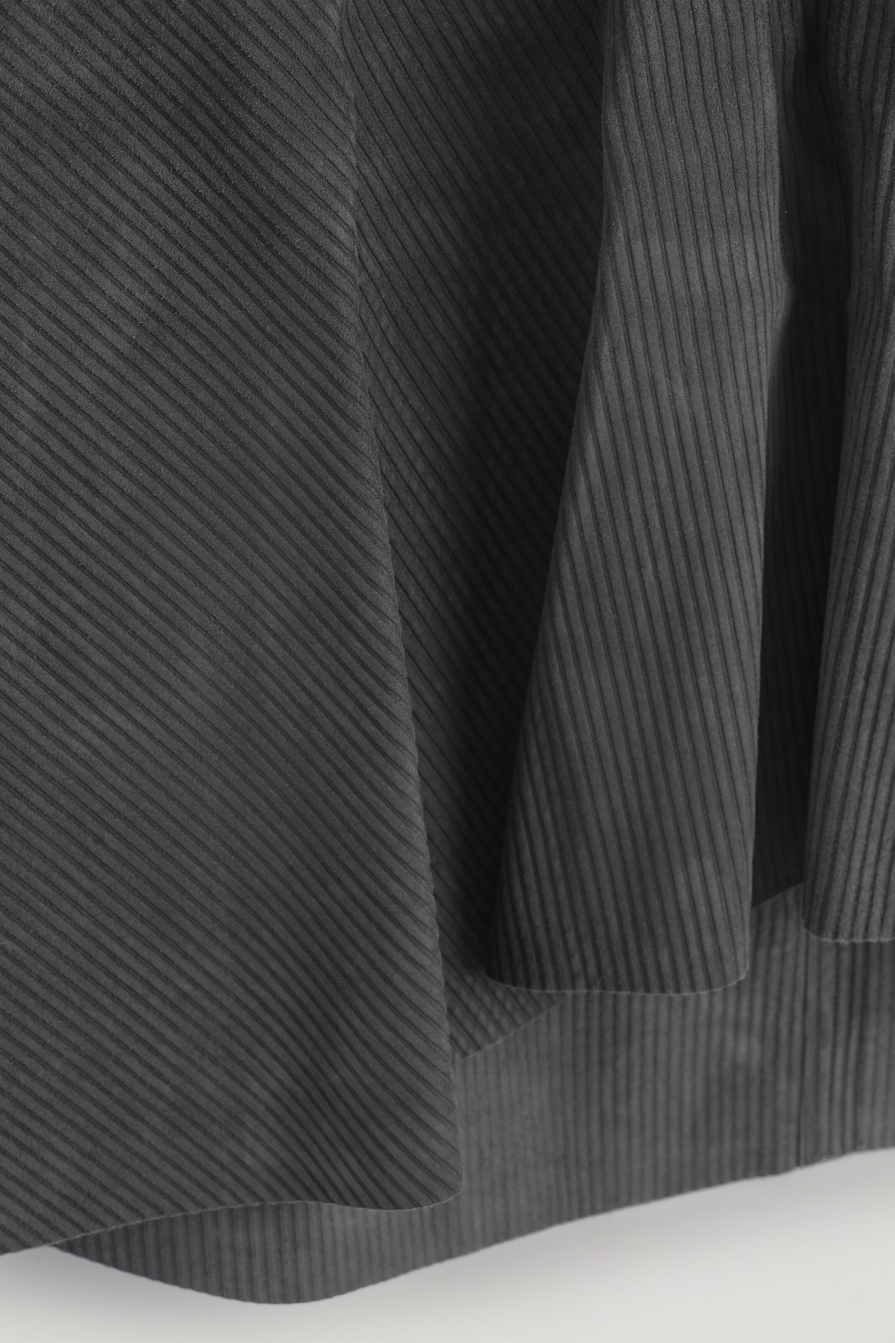 CORDED SUEDE FLARED MIDI SKIRT — ANTHRACITE