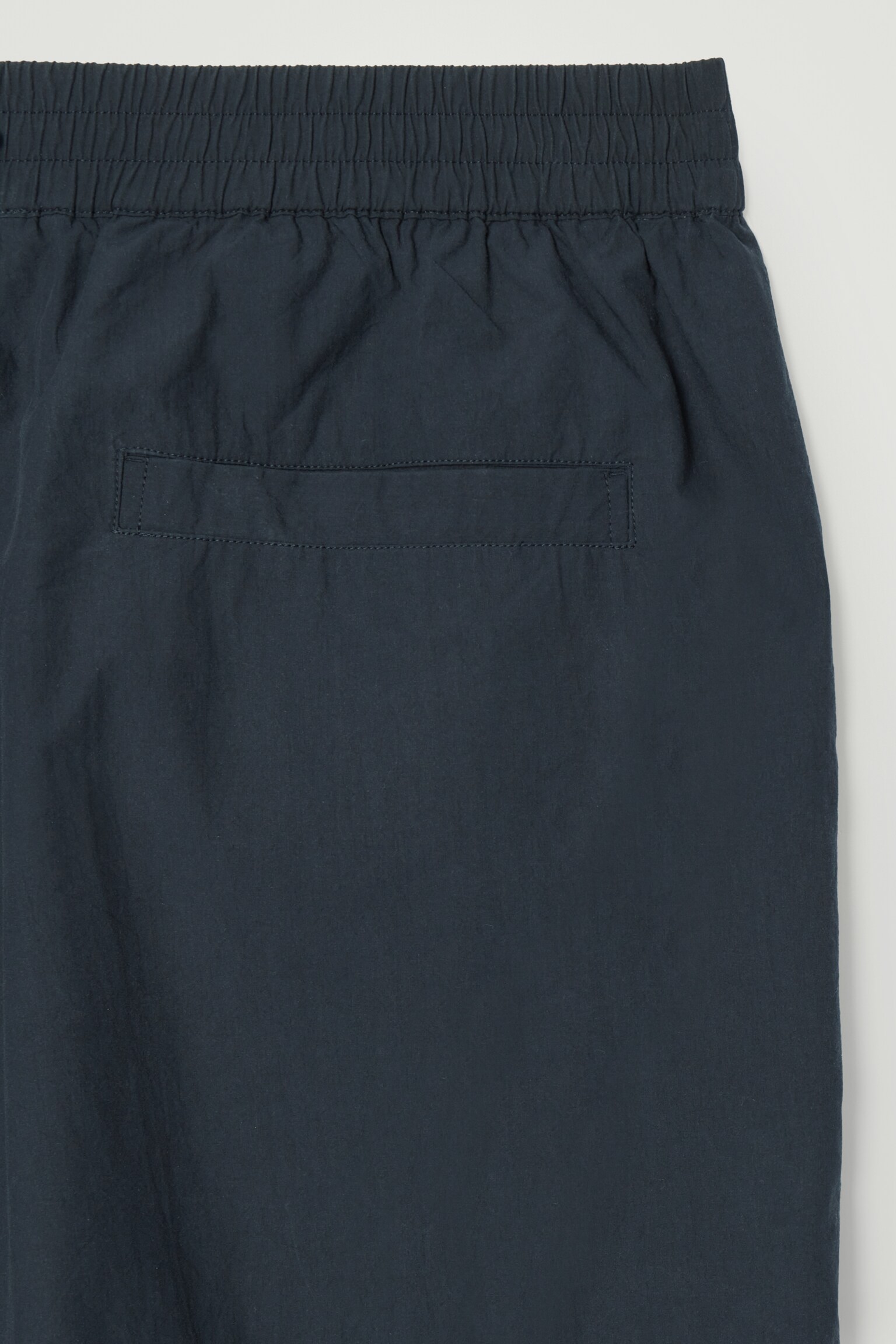 SHORT TAILLE ÉLASTIQUÉE EN COTON - BLEU MARINE/BEIGE - 2