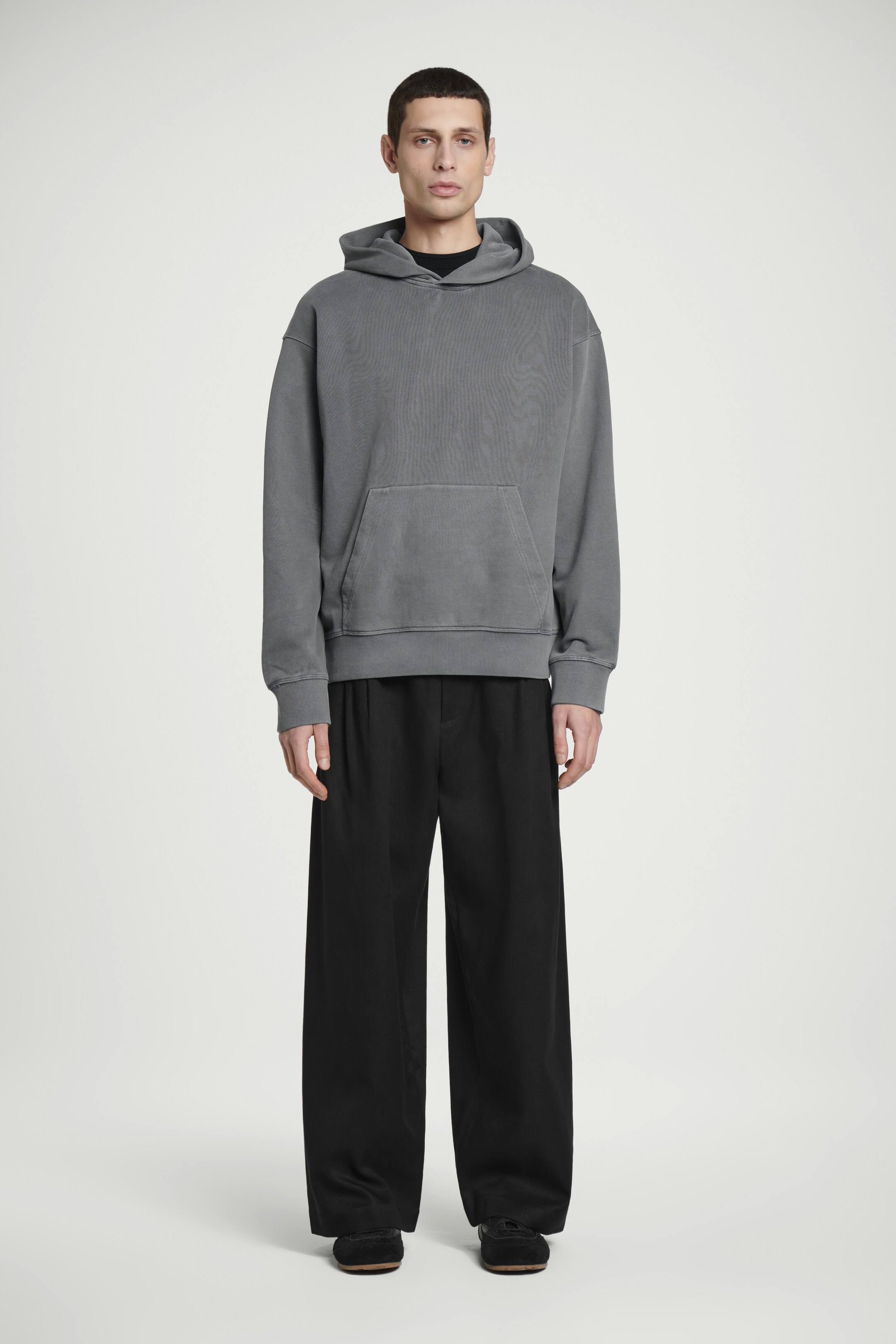 Ingrandisci l'immagine: WASHED COTTON-JERSEY HOODIE - WASHED BLACK - UOMO | H&M CH 2