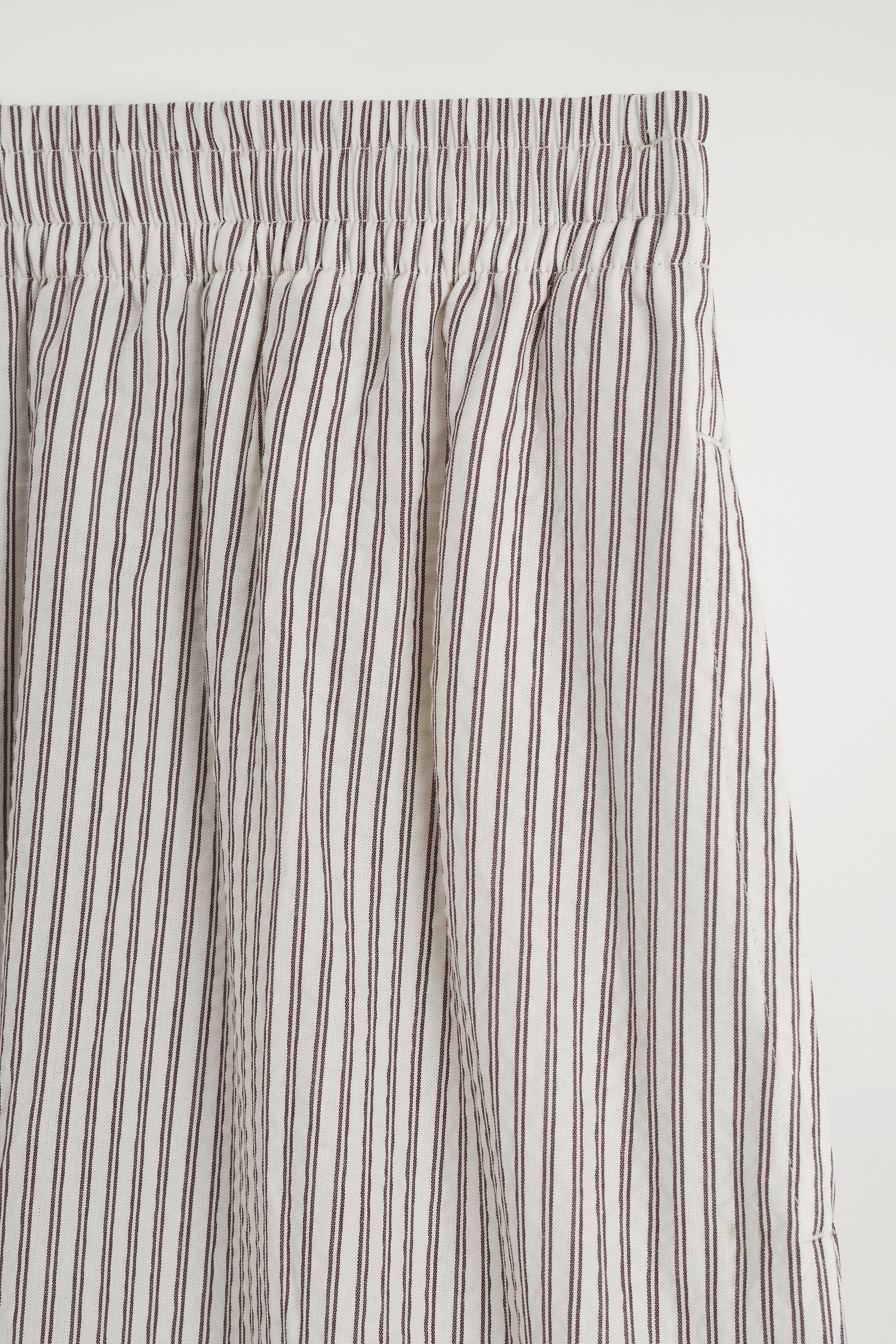 Visa större bild: CULOTTES I SEERSUCKER - GRÄDDVIT / BRUN / RANDIG - DAM | H&M SE 7