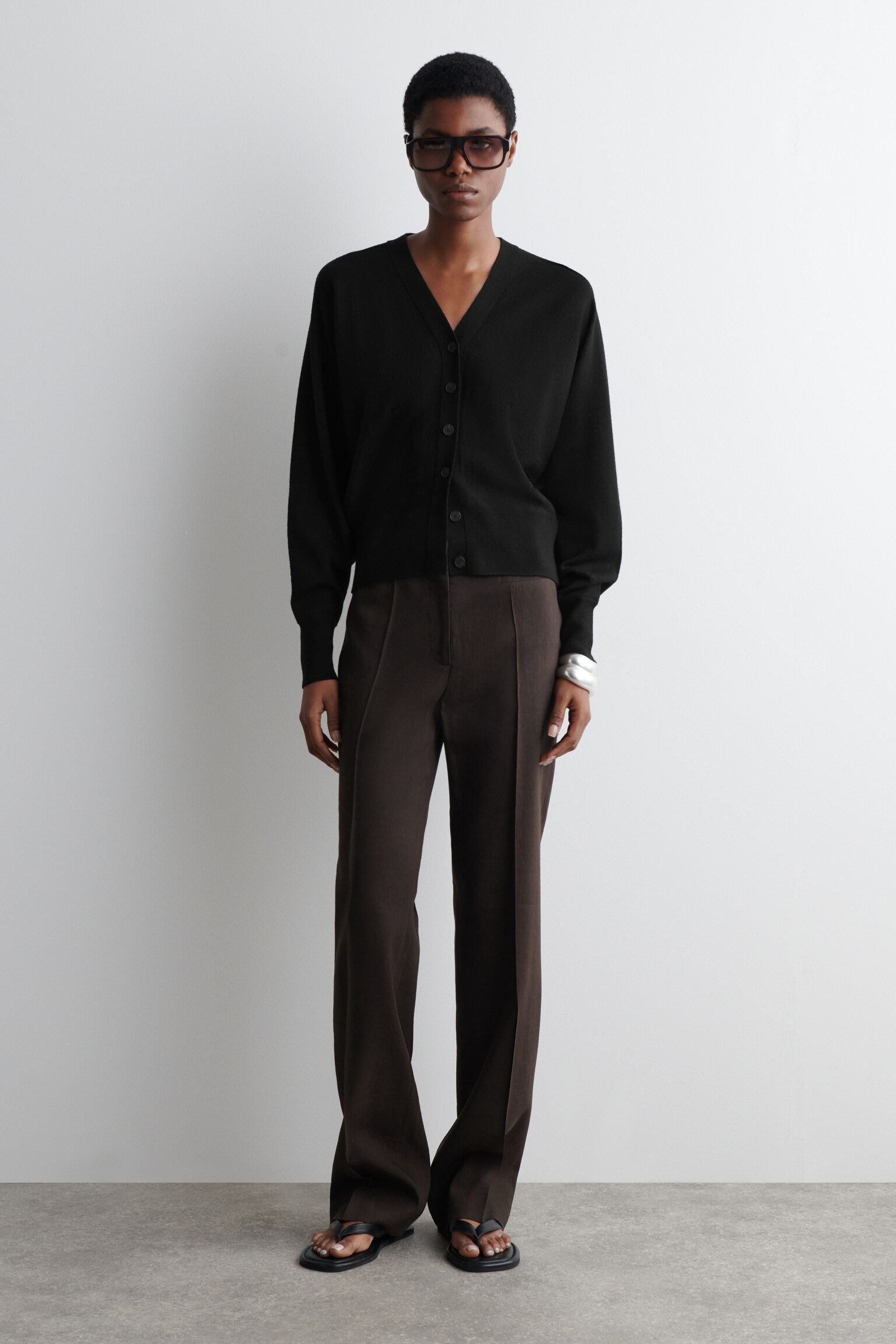 CÁRDIGAN DE LANA MERINO CON MANGA MURCIÉLAGO - NEGRO - 3