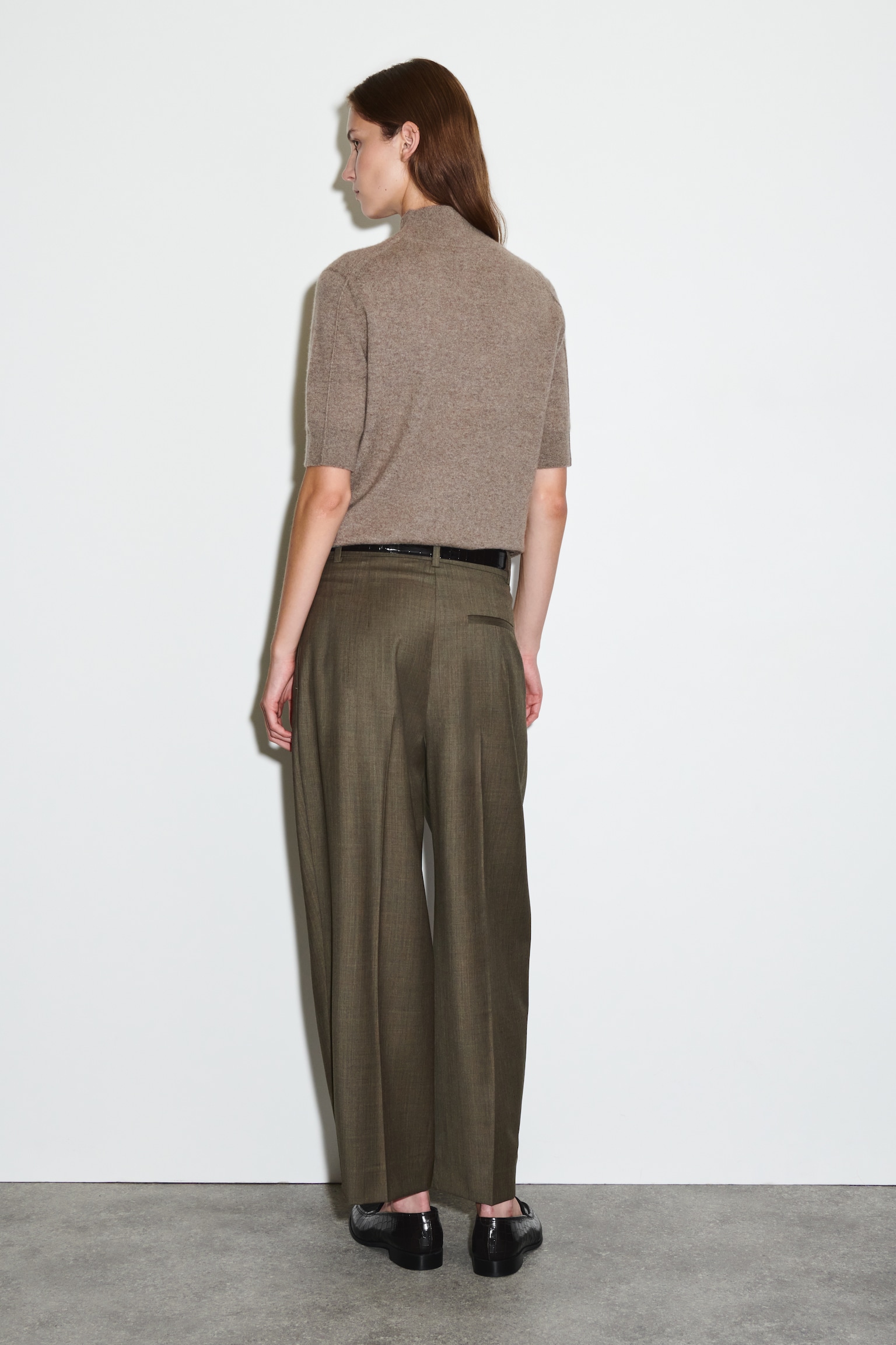 PLEATED BARREL-LEG WOOL TROUSERS - béžový melír/ČERNÁ - 4