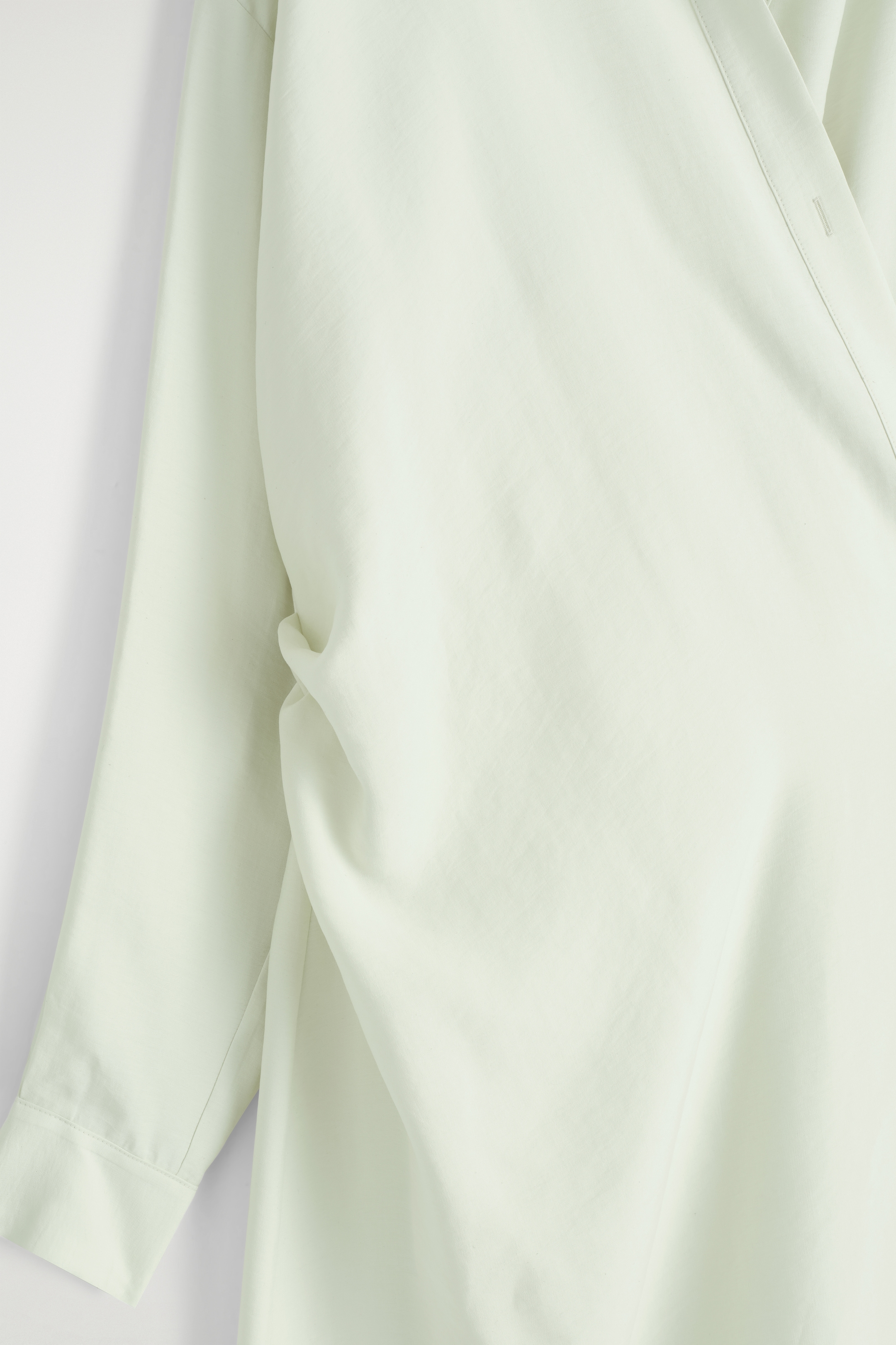 Visa större bild: MIDI WRAP SKJORTKLÄNNING - LJUSGRÖN - DAM | H&M SE 7