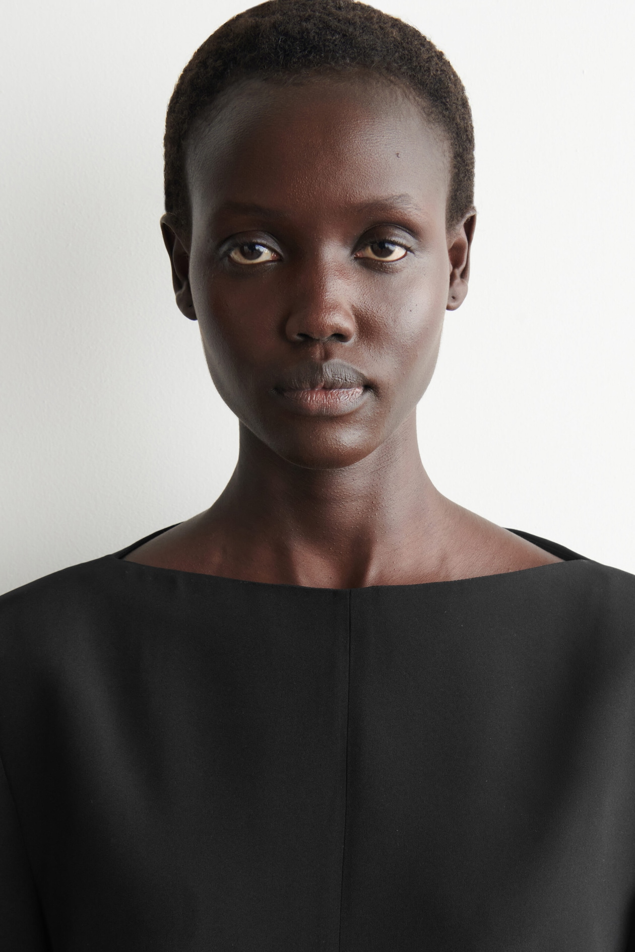 TAILORED SILK TOP — CARBON