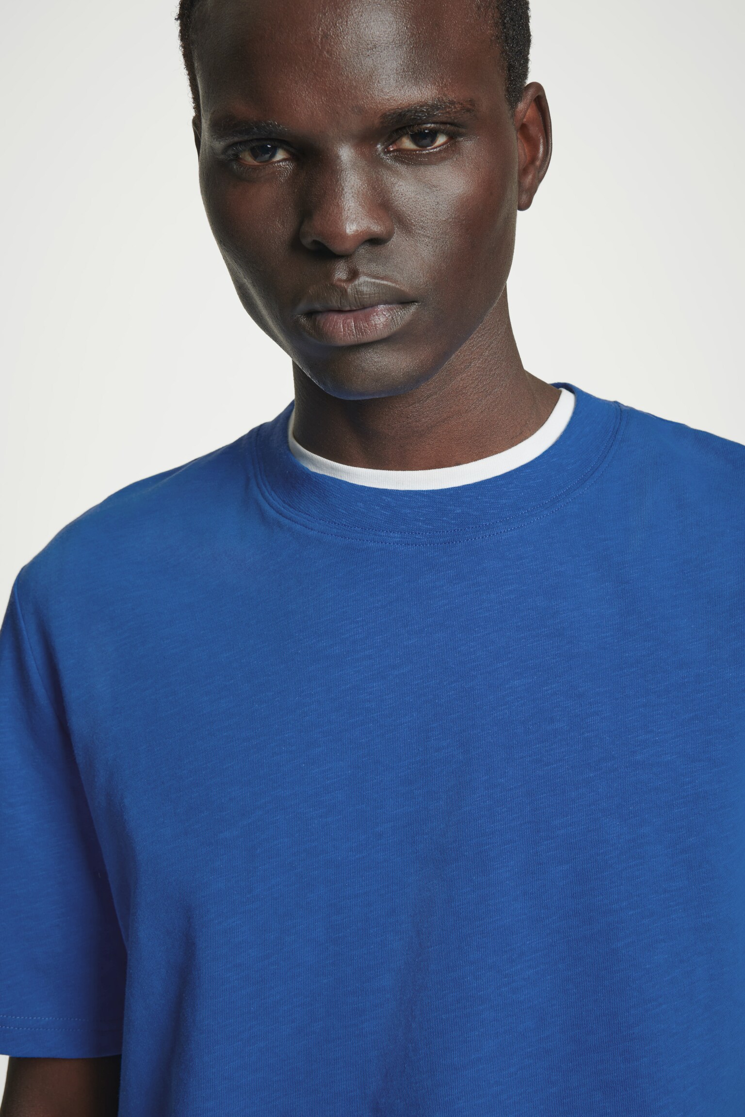 T-SHIRT DÉCONTRACTÉ EN COTON ET LIN FLAMMÉ - BLEU/BLANC/ABRICOT/NOIR - 7