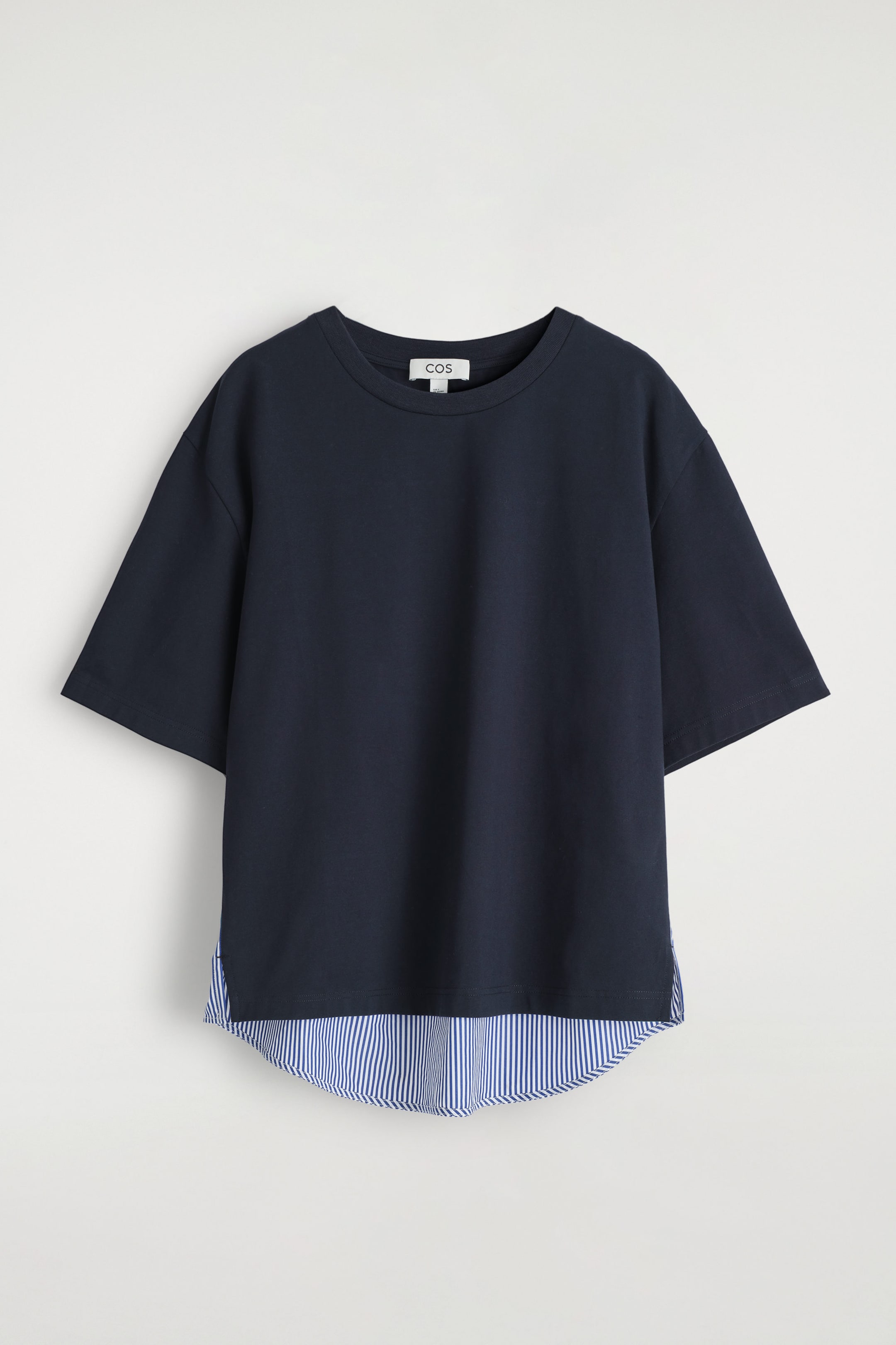 T-SHIRT CON PANNELLI