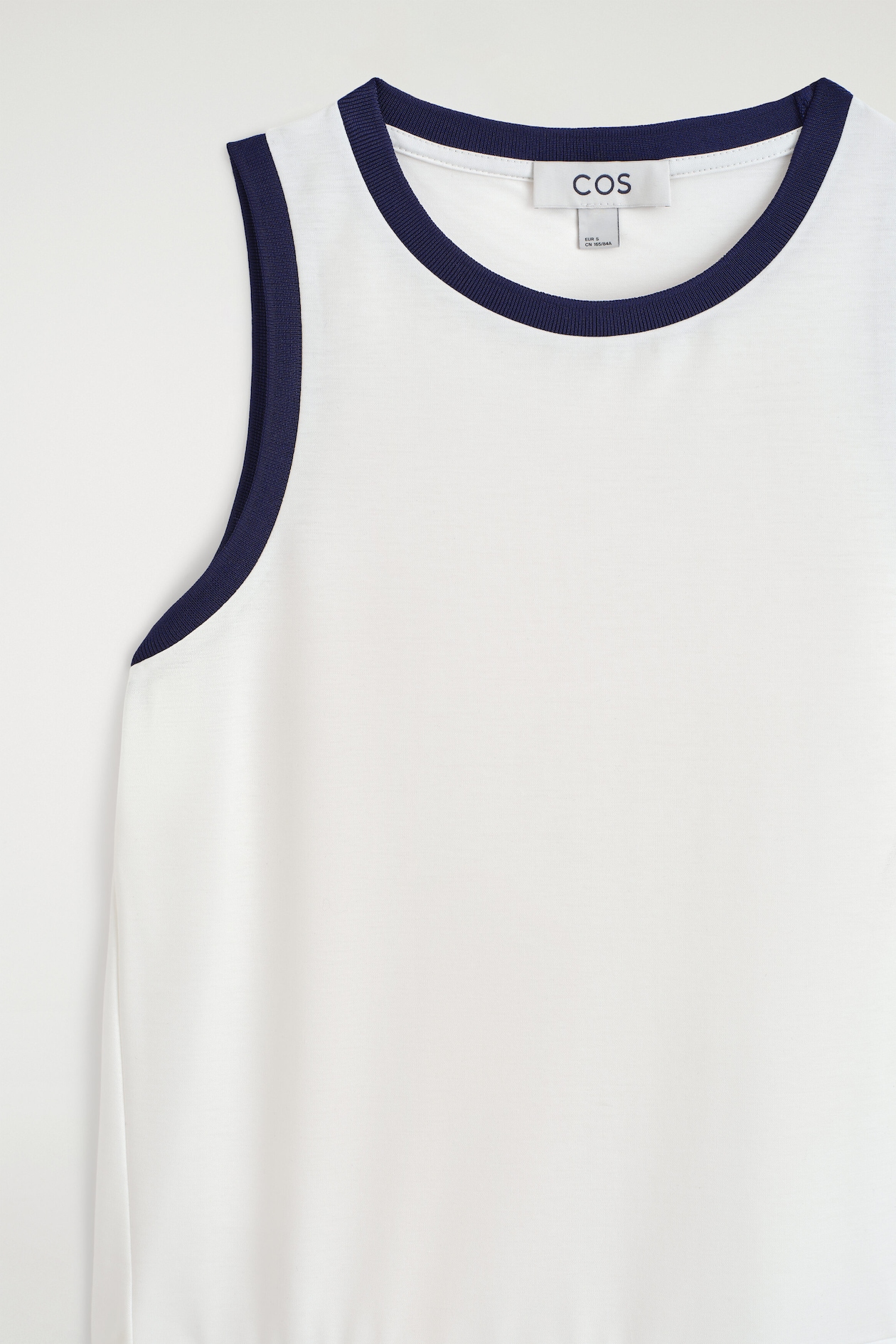 PANELED SLEEVELESS MIDI DRESS — WHITE / NAVY