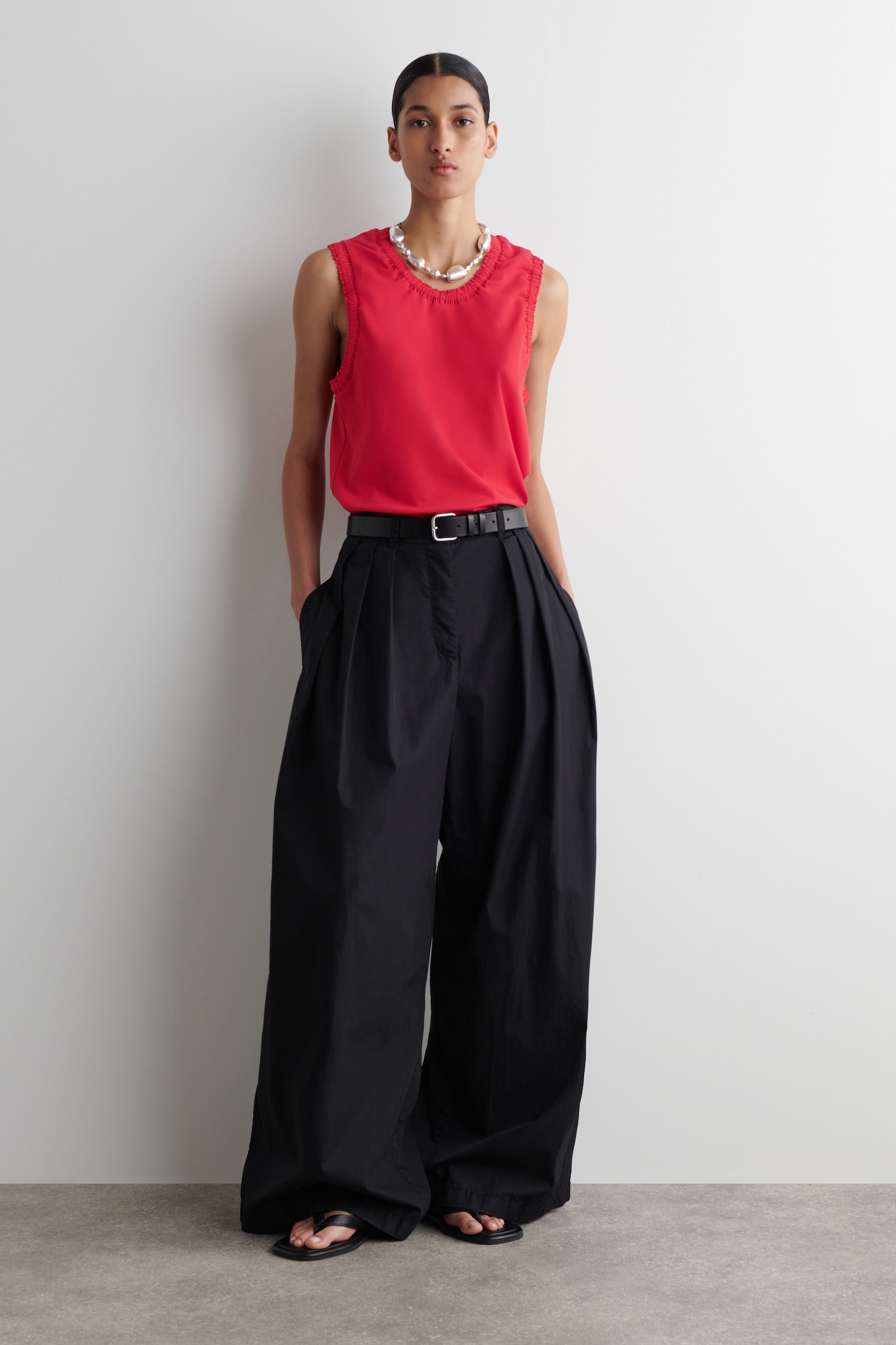 TOP DE ALGODÓN CON FRUNCIDOS - ROJO/CRUDO/NEGRO - 5