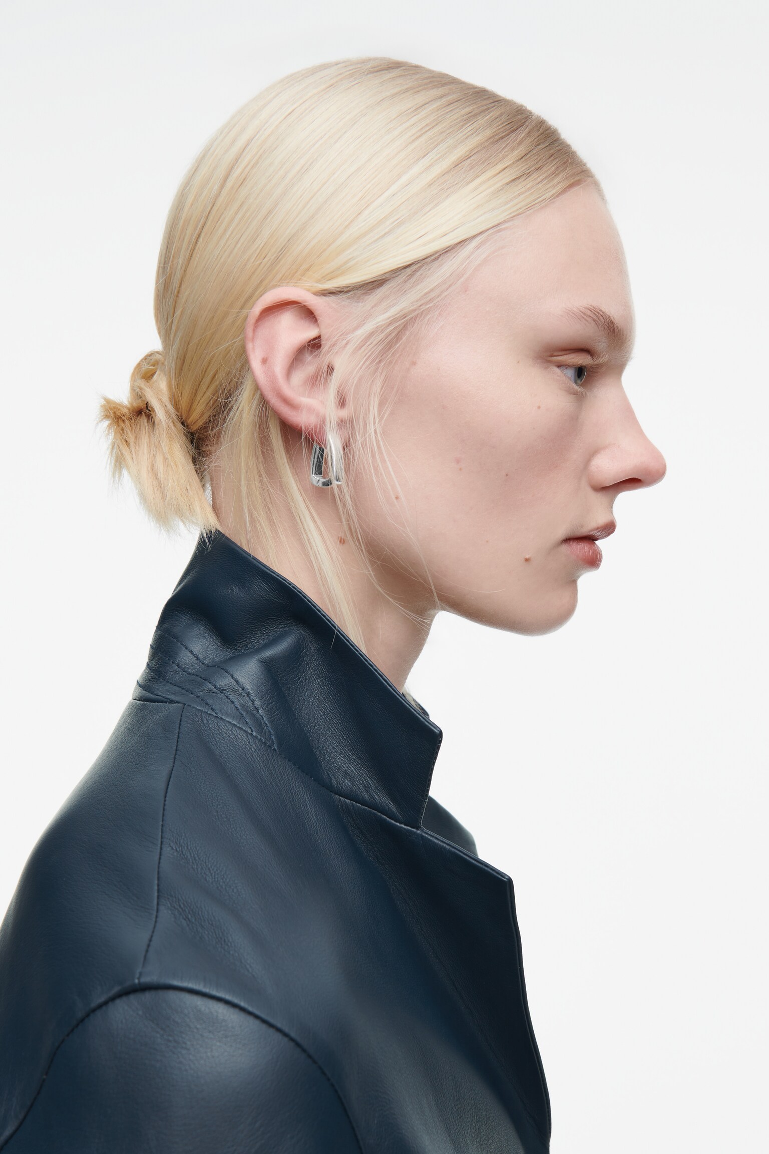 SQUARED HOOP EARRINGS - SILVER - 3