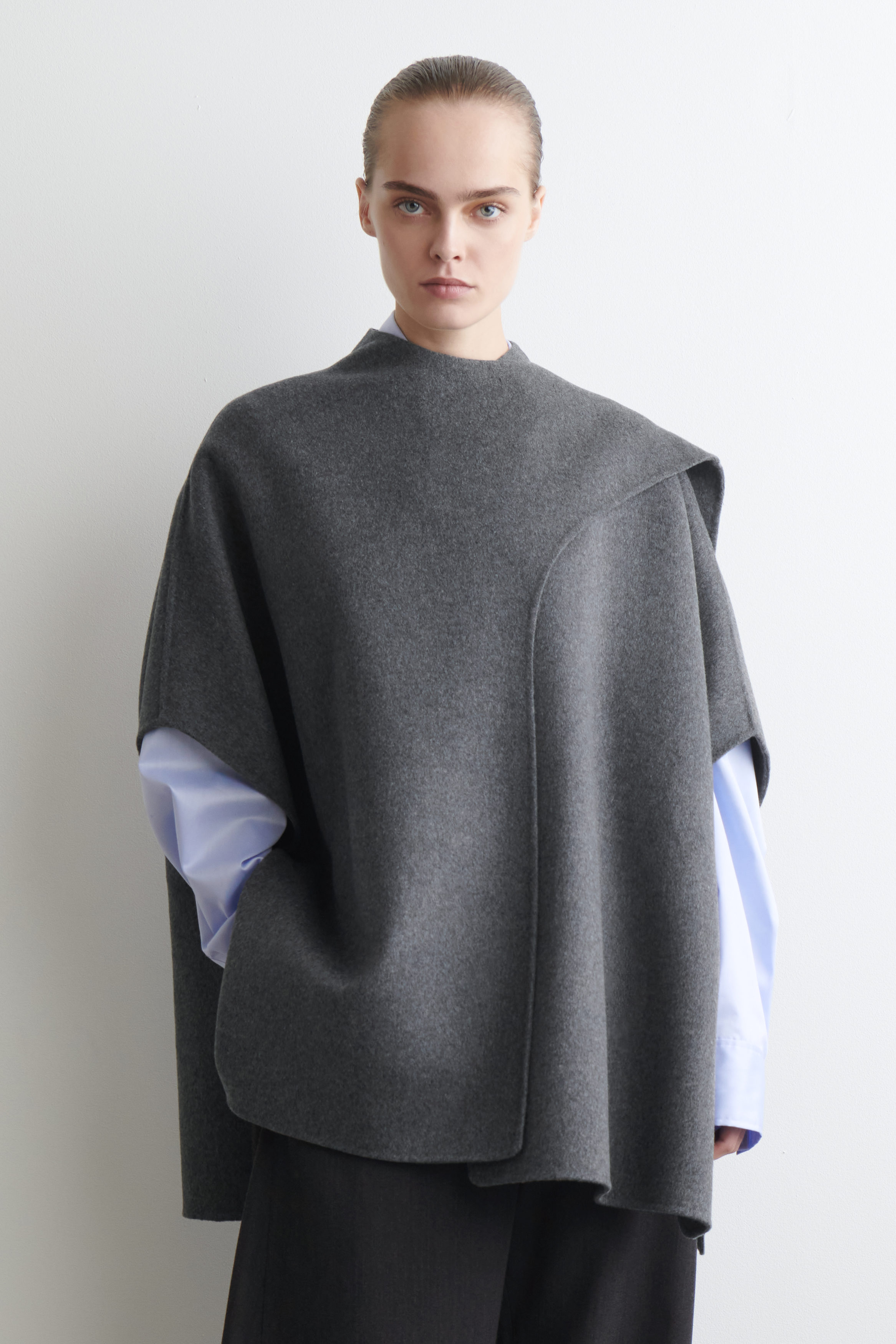 DOUBLE-FACED MERINO WOOL SCARF CAPE - GRAY | COS US