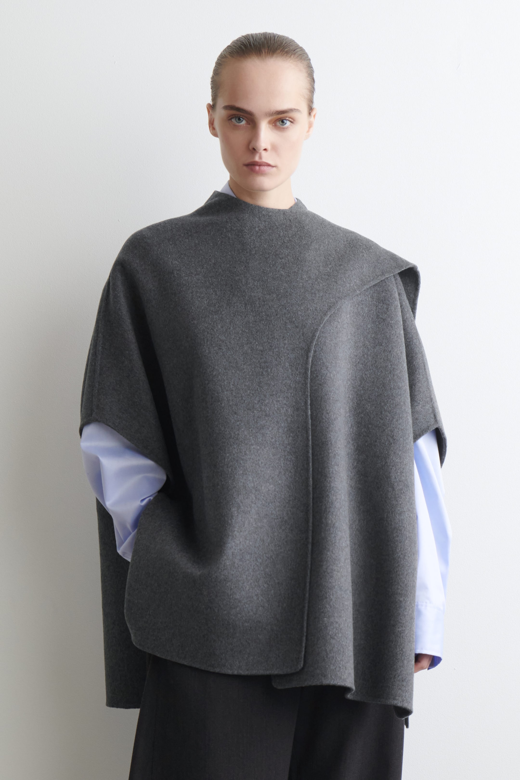 DOUBLE-FACED MERINO WOOL SCARF CAPE