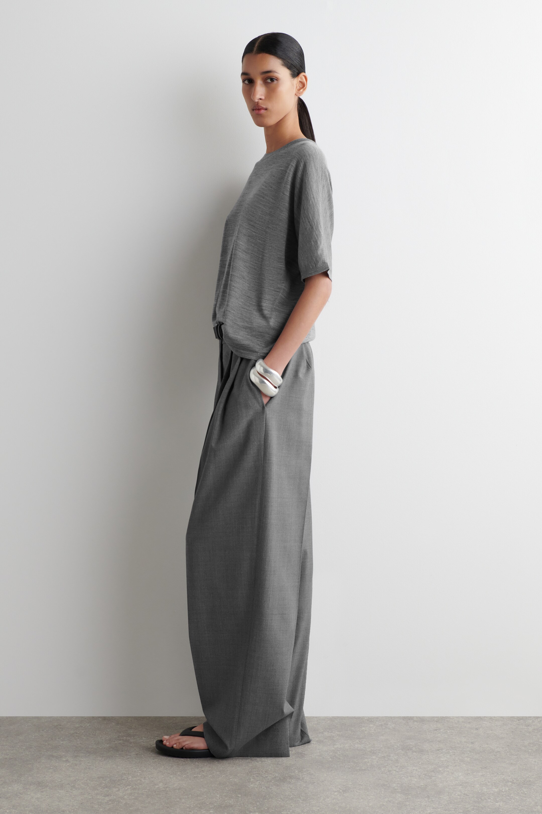 Agrandir l'image: T-SHIRT EN LAINE MÉRINOS - GRIS - FEMME | H&M BE 3