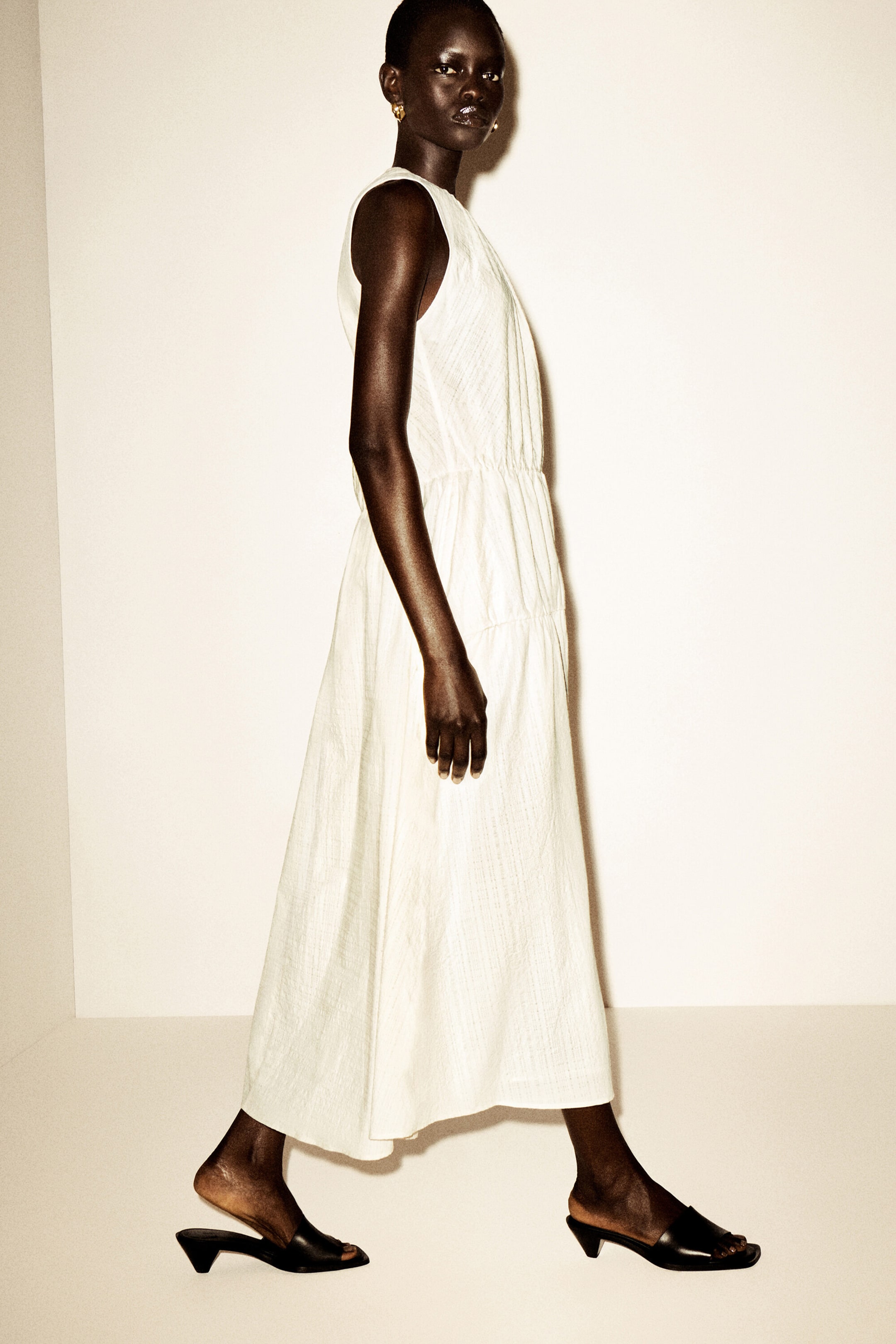 GERAFFTES, GESTUFTES MAXIKLEID AUS BAUMWOLLE